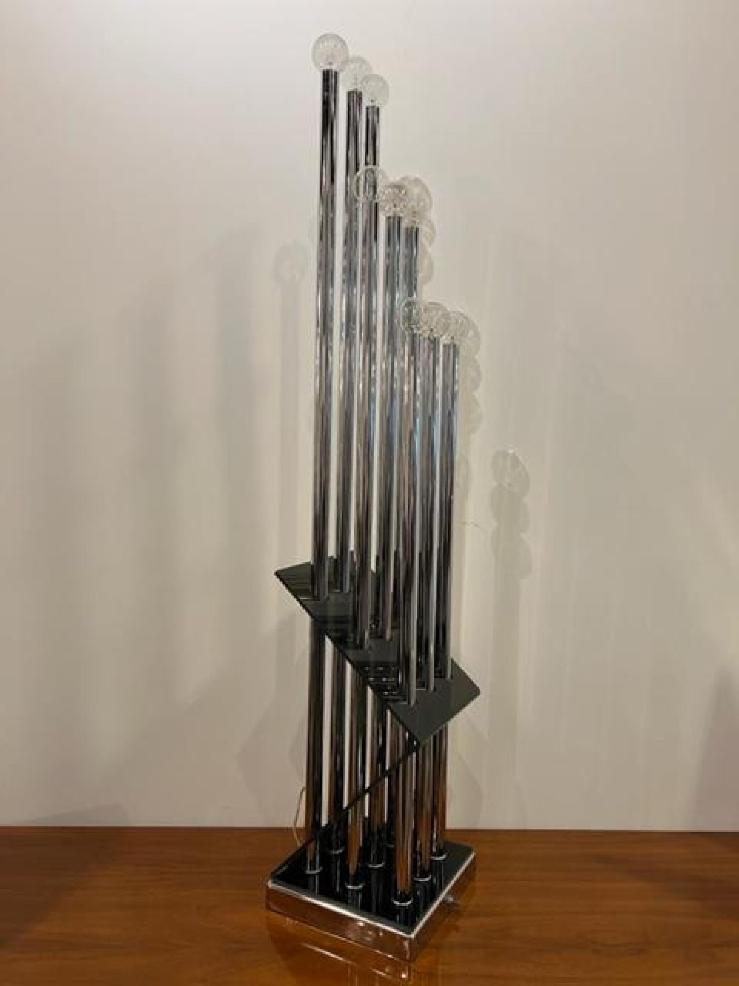 Austriaco J.T. Lampada Kalmar austriaca di metà secolo, grande, in cromo e lucite in vendita