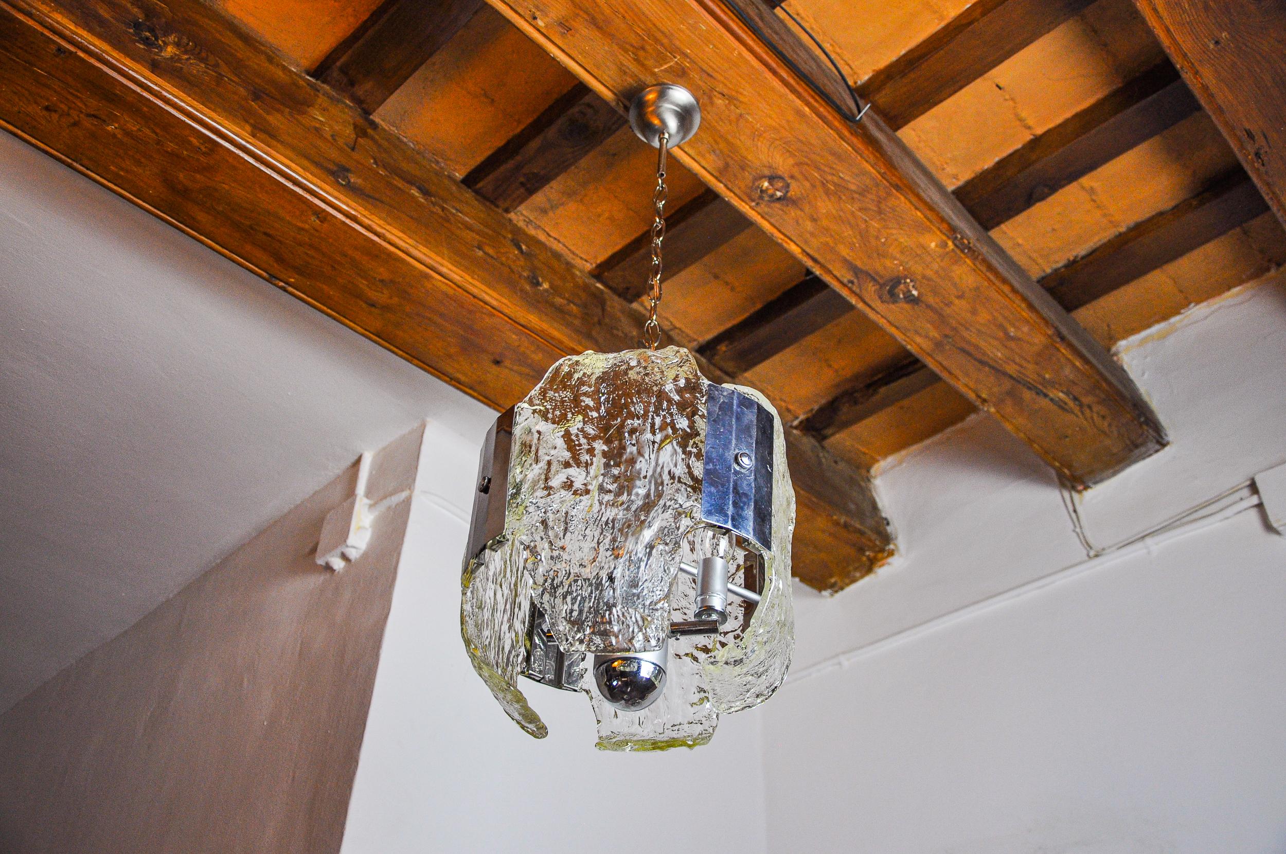 JT Kalmar chandelier, frosted Murano glass, space age, Austria 1970 In Good Condition For Sale In BARCELONA, ES