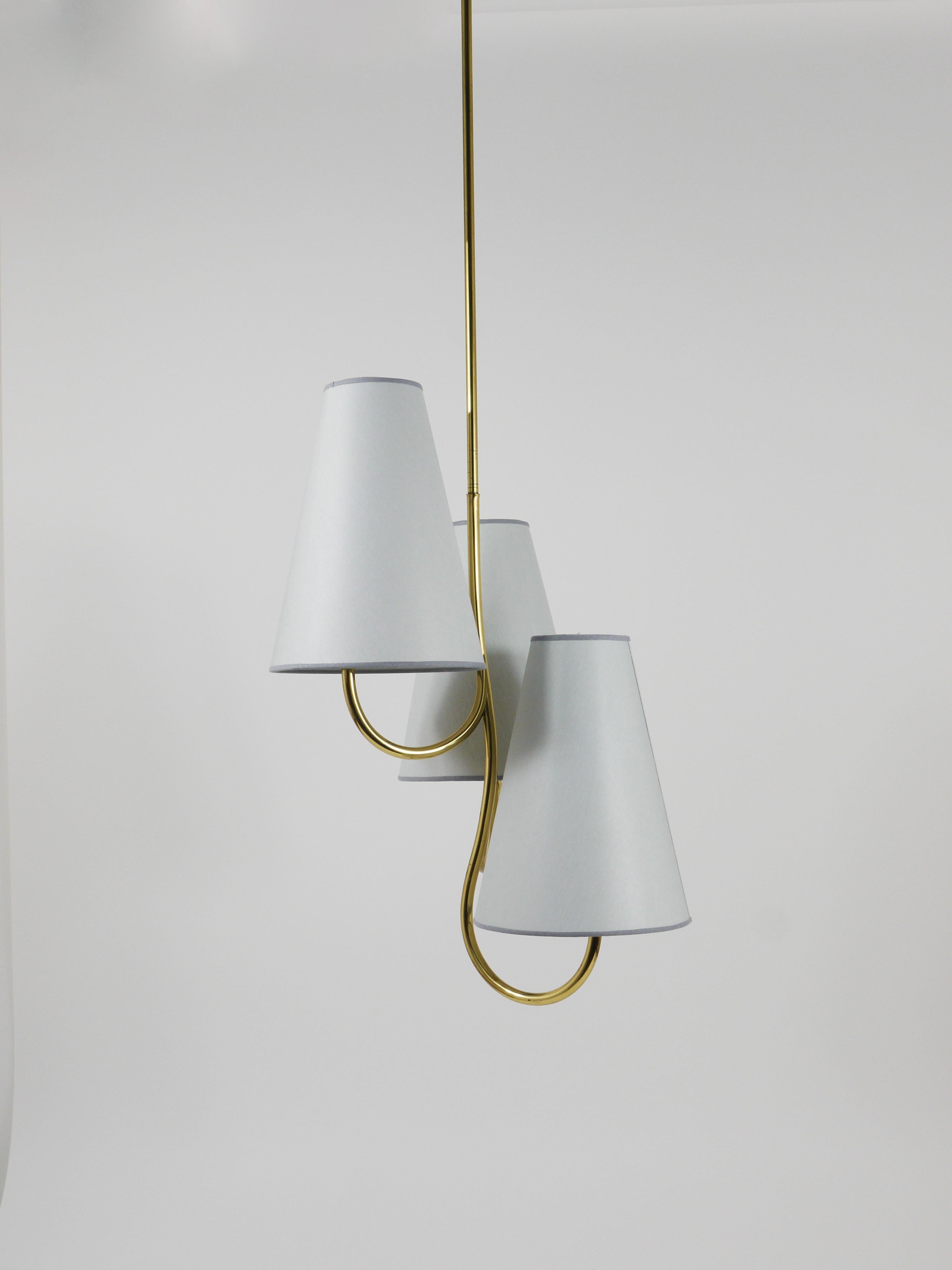 J.T. Kalmar Exquisite Curved Mid-Century Brass Chandelier, Vienna, 1940s For Sale 6