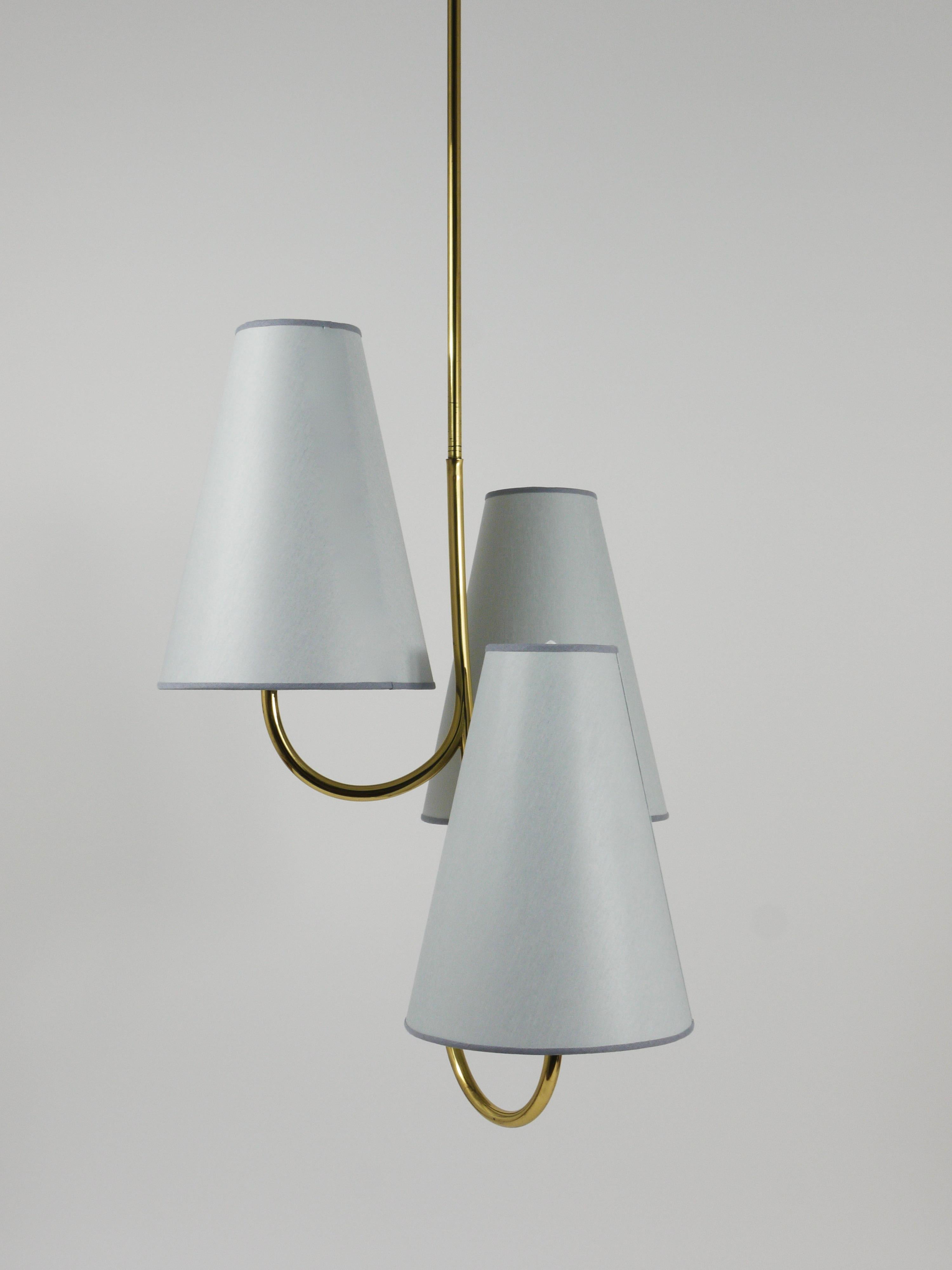 J.T. Kalmar Exquisite Curved Mid-Century Brass Chandelier, Vienna, 1940s For Sale 11