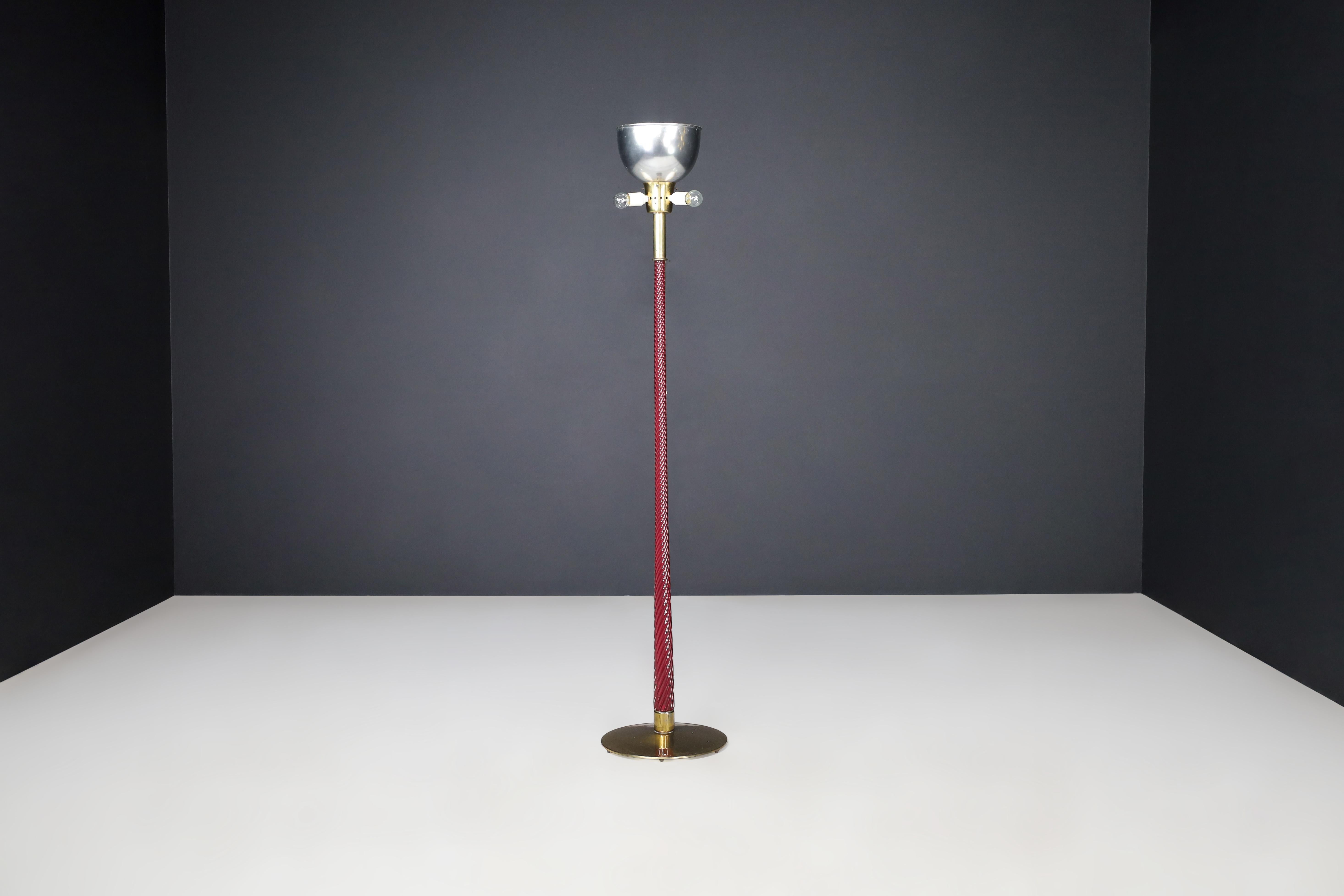 J.T. Kalmar Floor Lamp in Brass and Ruby Glass Rod, Austria, 1960s For Sale 3
