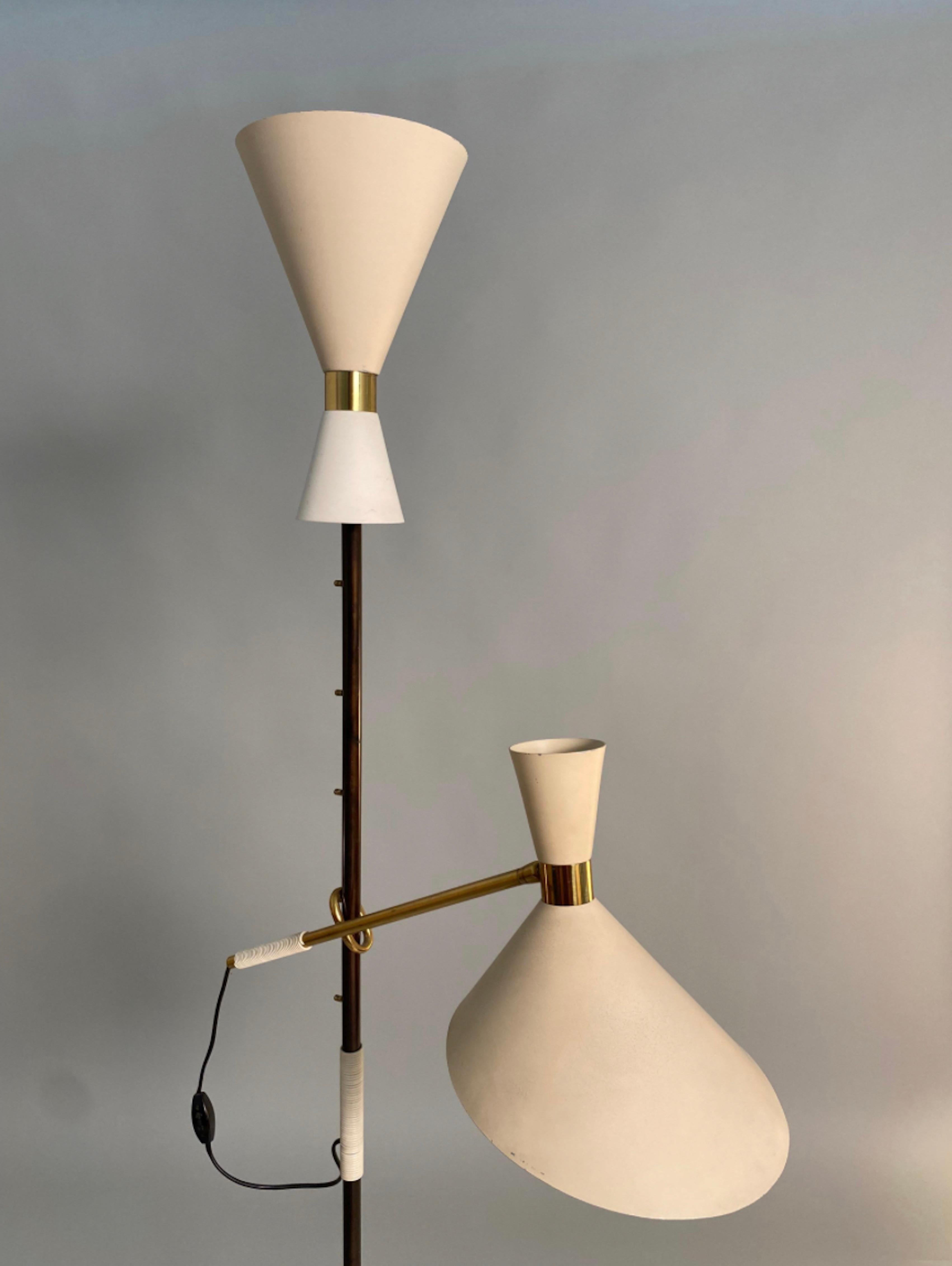 Mid-Century Modern J.T. Kalmar Floor Lamp, Mod. Pelikan 'N. 2097', Metal and Brass, Austria, '50s For Sale