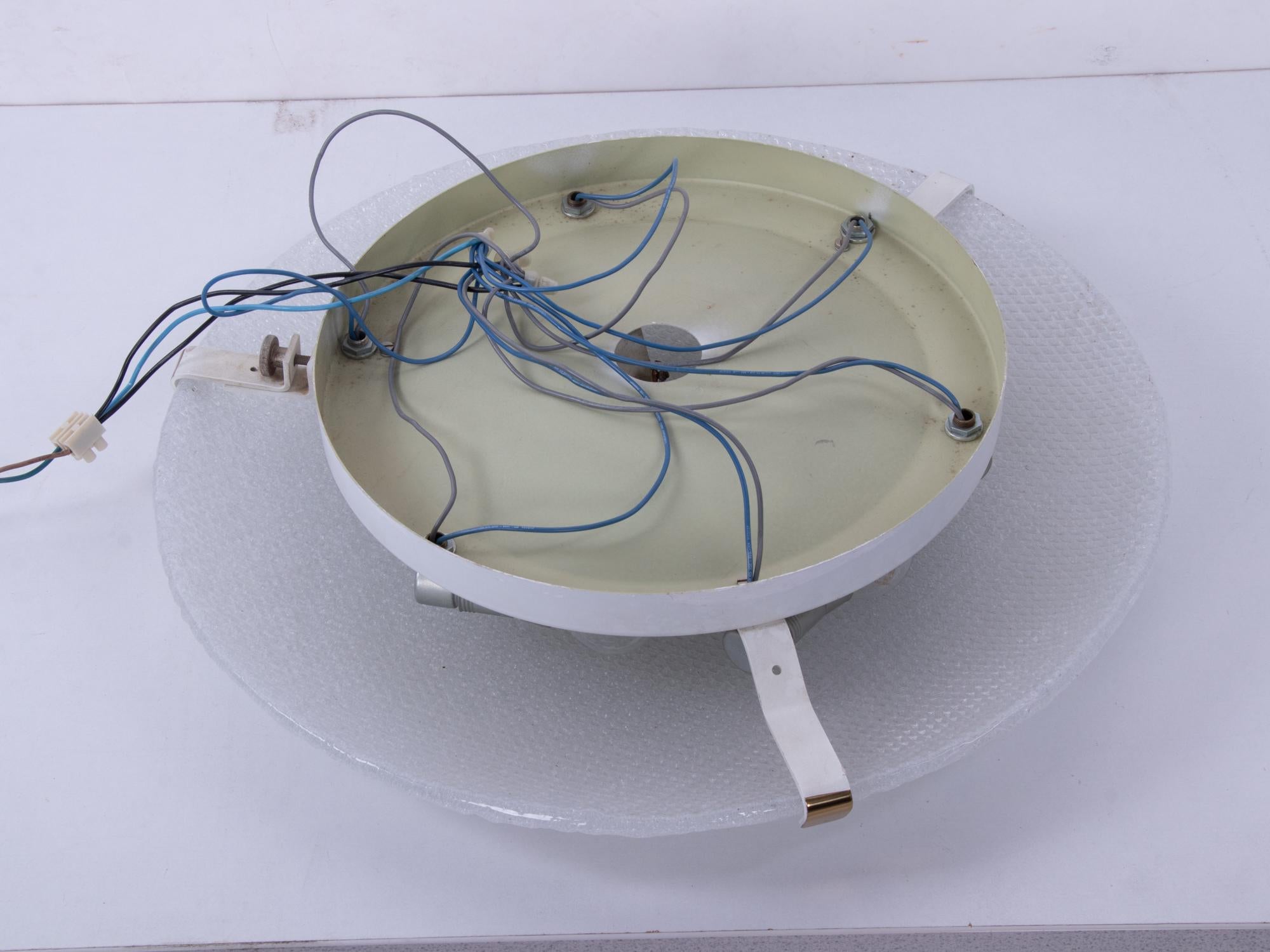 Laiton Plafonnier encastré Kalmar Murano, verre et laiton, Autriche, années 1960 en vente