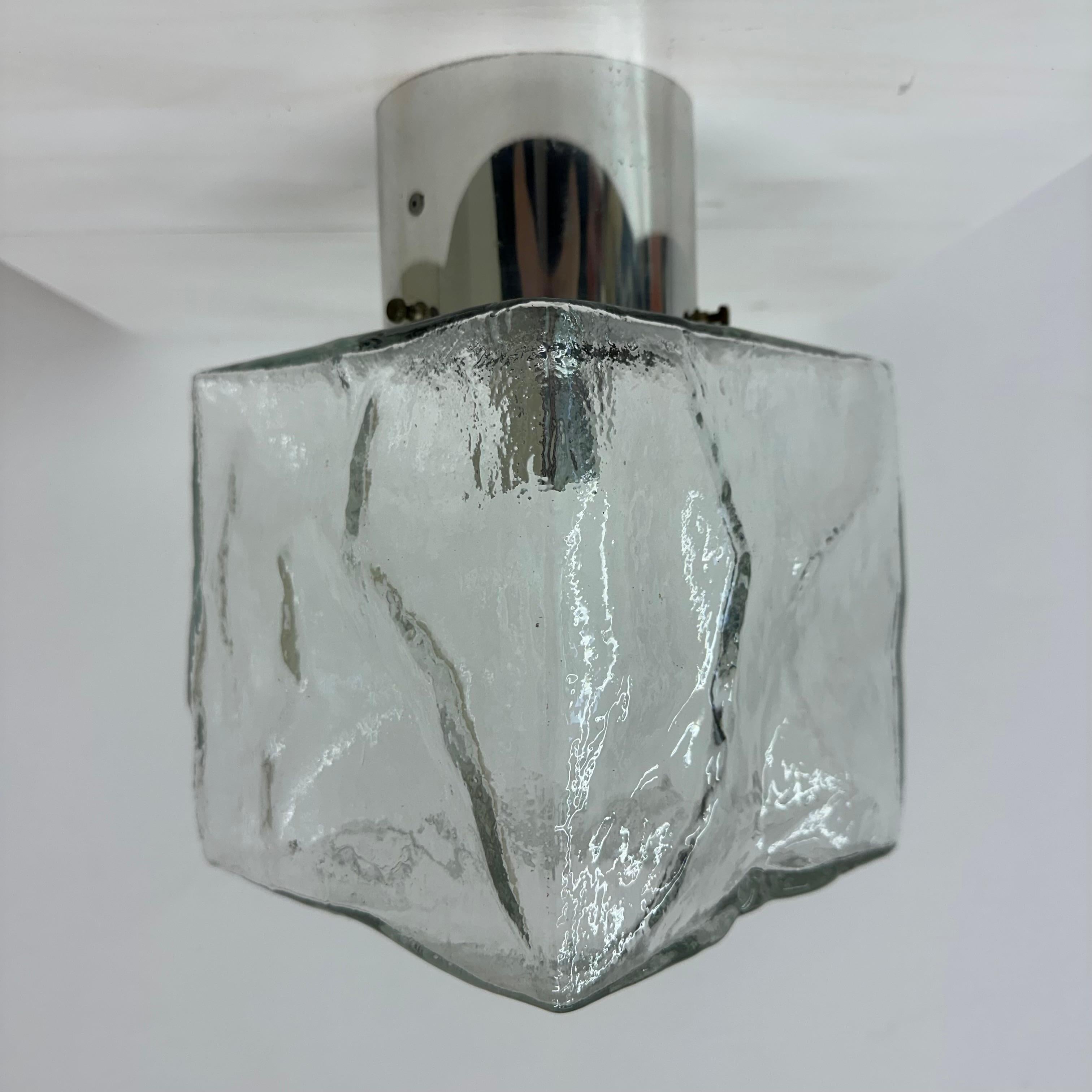 J.T. Kalmar-Deckenleuchte aus Eisglas, 1970er-Jahre im Zustand „Gut“ im Angebot in Delft, NL