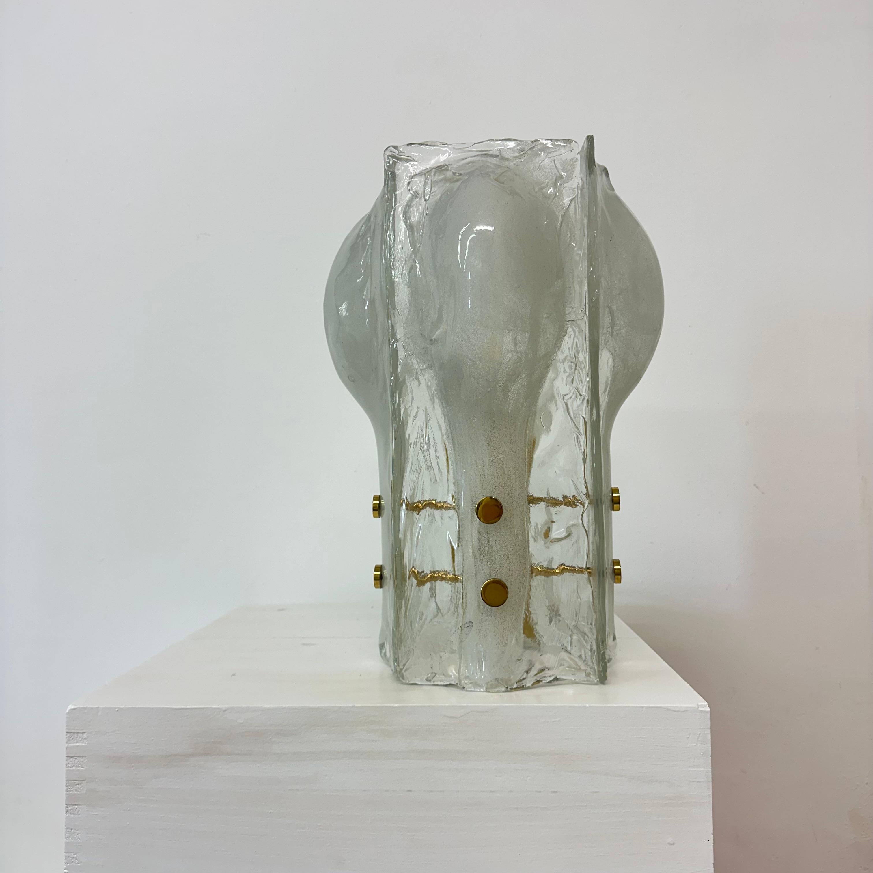 J.T. Lámpara de mesa Kalmar de pétalos de cristal helado , años 70 finales del siglo XX en venta