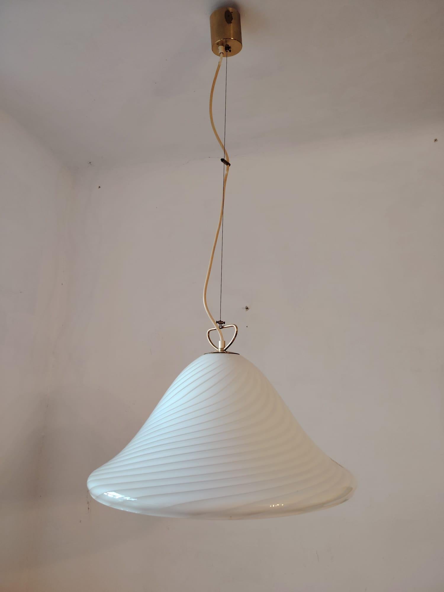 J.T. Kalmar Anhänger mit Murano Wirbel-Muster Glas im Angebot 11