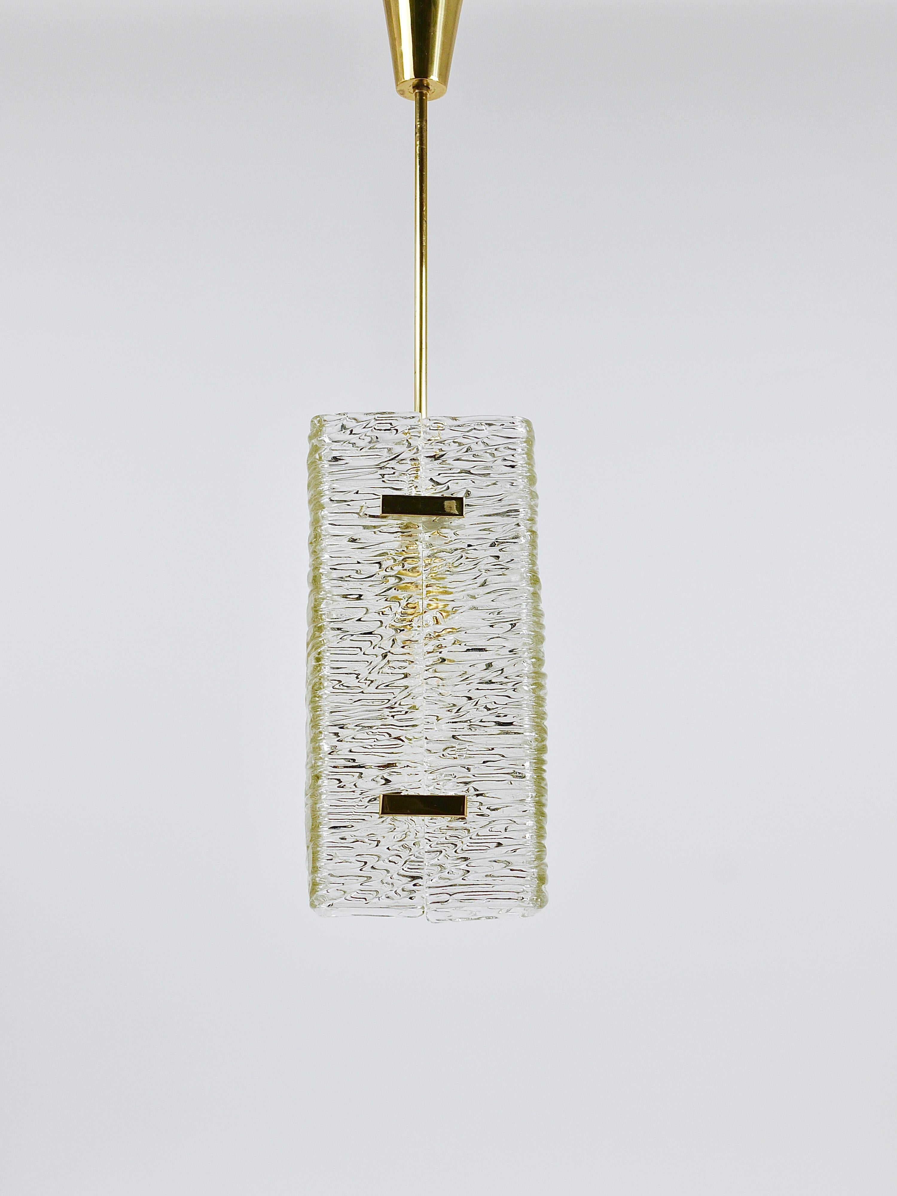 J.T. Kalmar Rectangular Textured Glass & Brass Chandelier, Pendant Lamp, 1950s in vendita 3