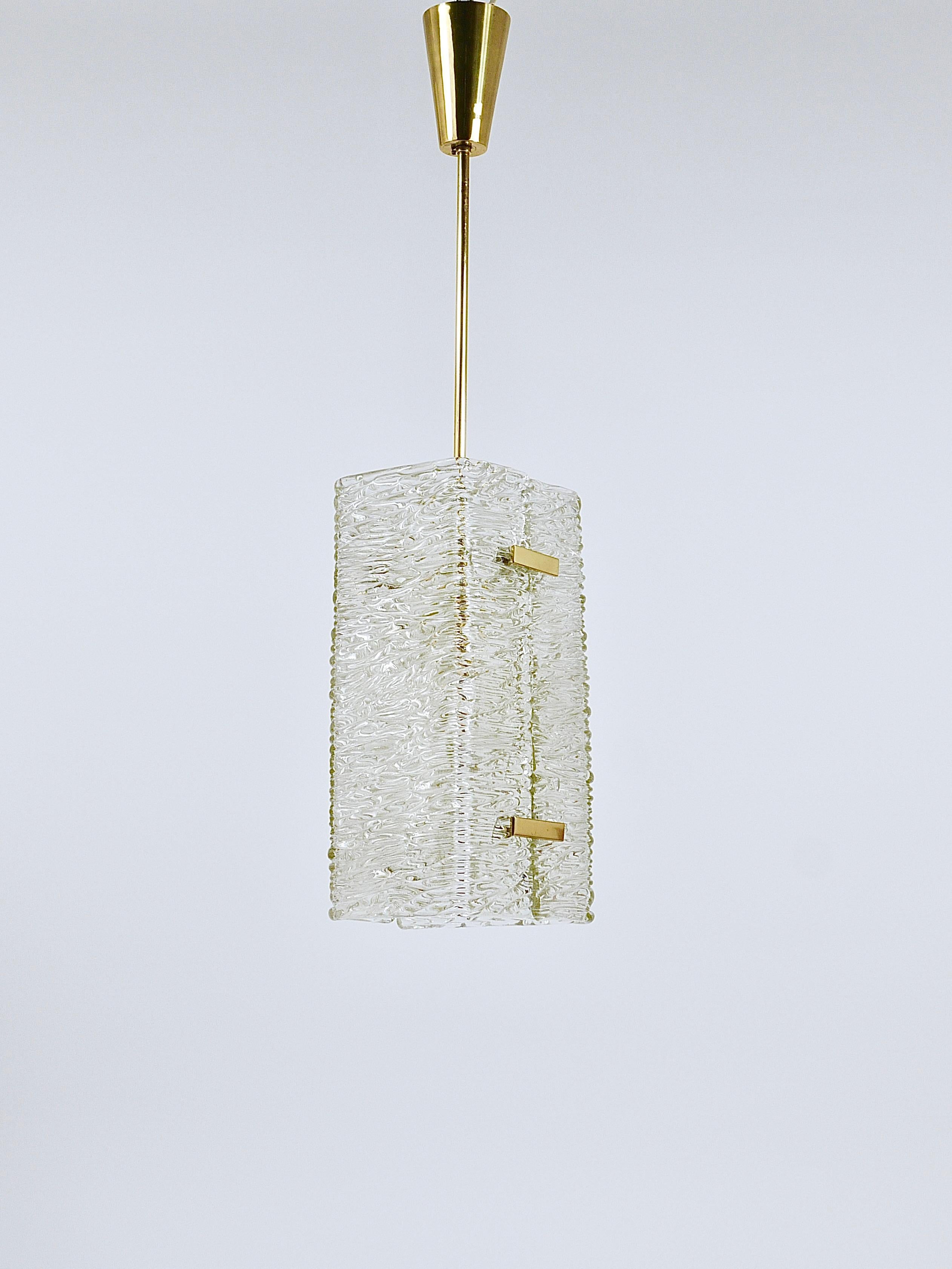 J.T. Kalmar Rectangular Textured Glass & Brass Chandelier, Pendant Lamp, 1950s in vendita 6