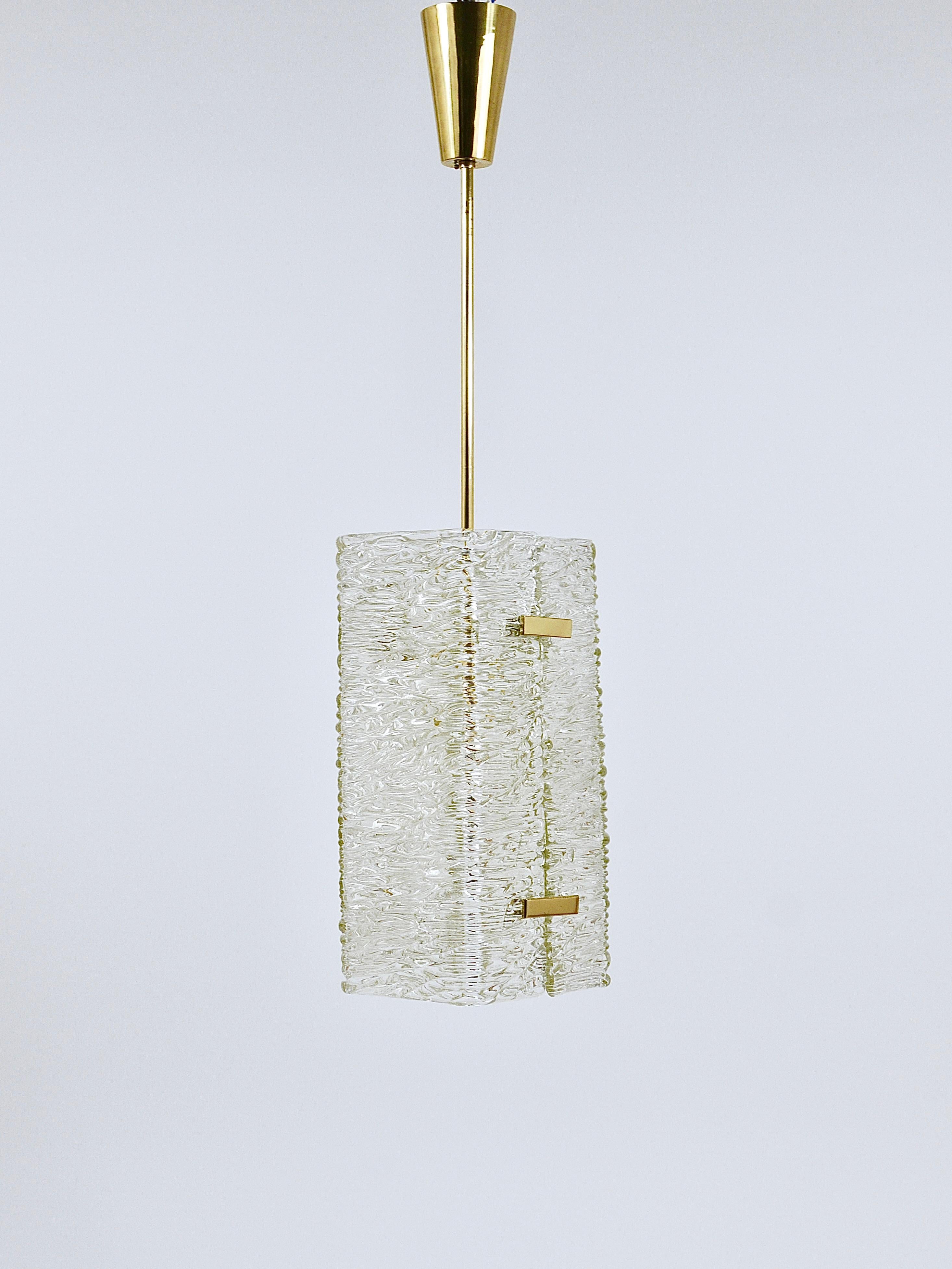 J.T. Kalmar Rectangular Textured Glass & Brass Chandelier, Pendant Lamp, 1950s in vendita 7