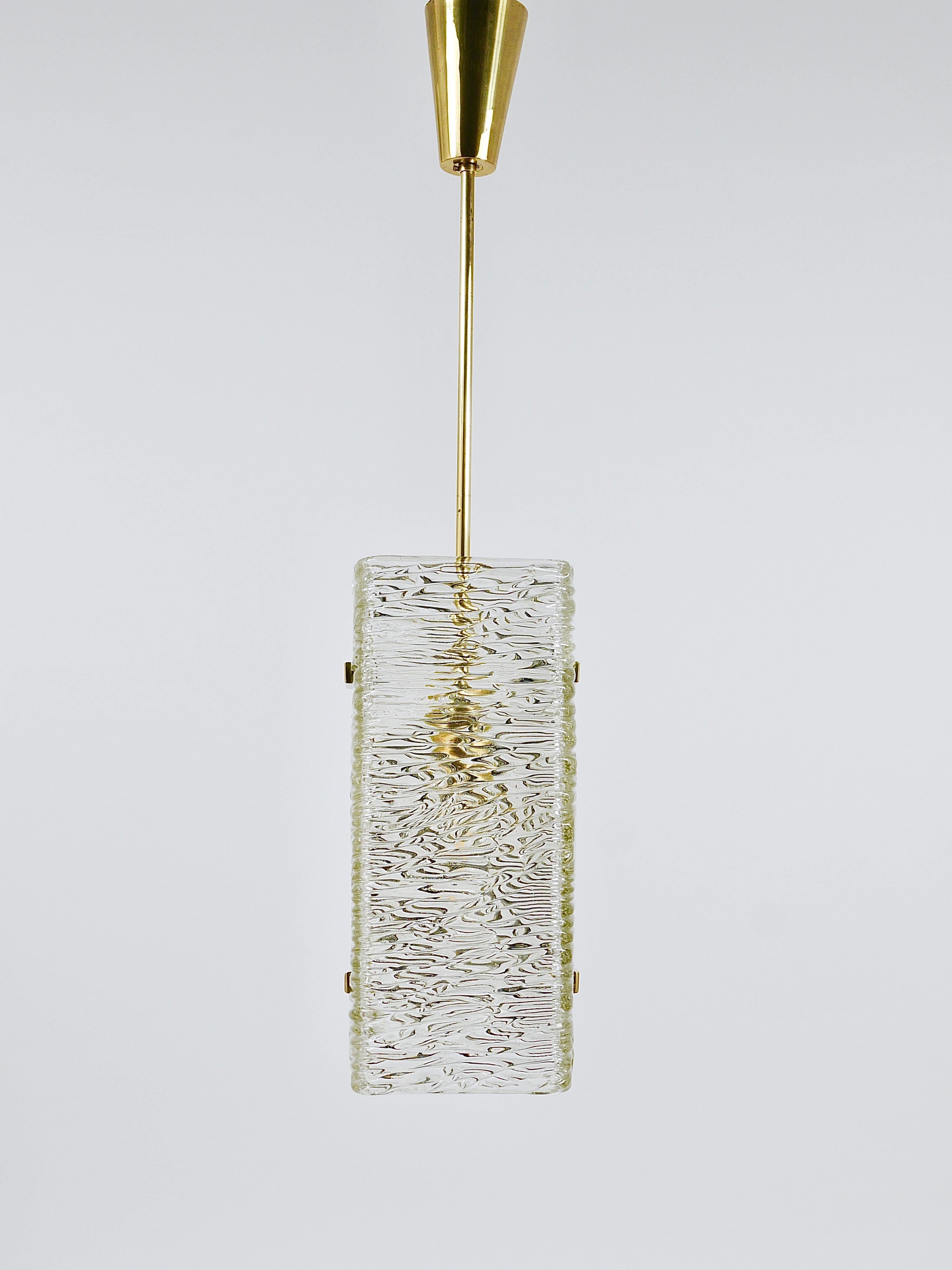 J.T. Kalmar Rectangular Textured Glass & Brass Chandelier, Pendant Lamp, 1950s in vendita 12