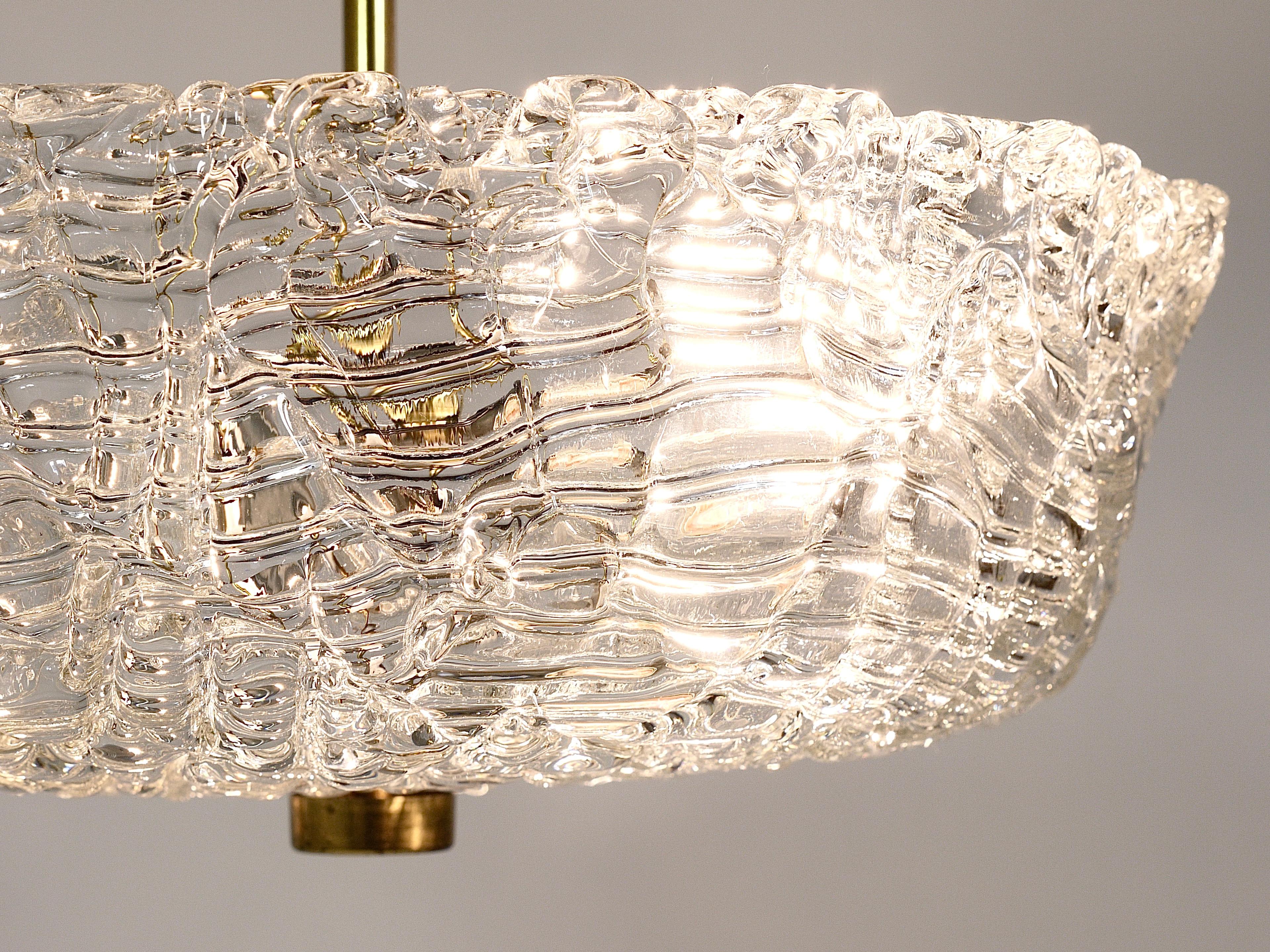 J.T. Kalmar Round Mid-Century Brass & Textured Glass Chandelier, Austria, 1950s For Sale 5