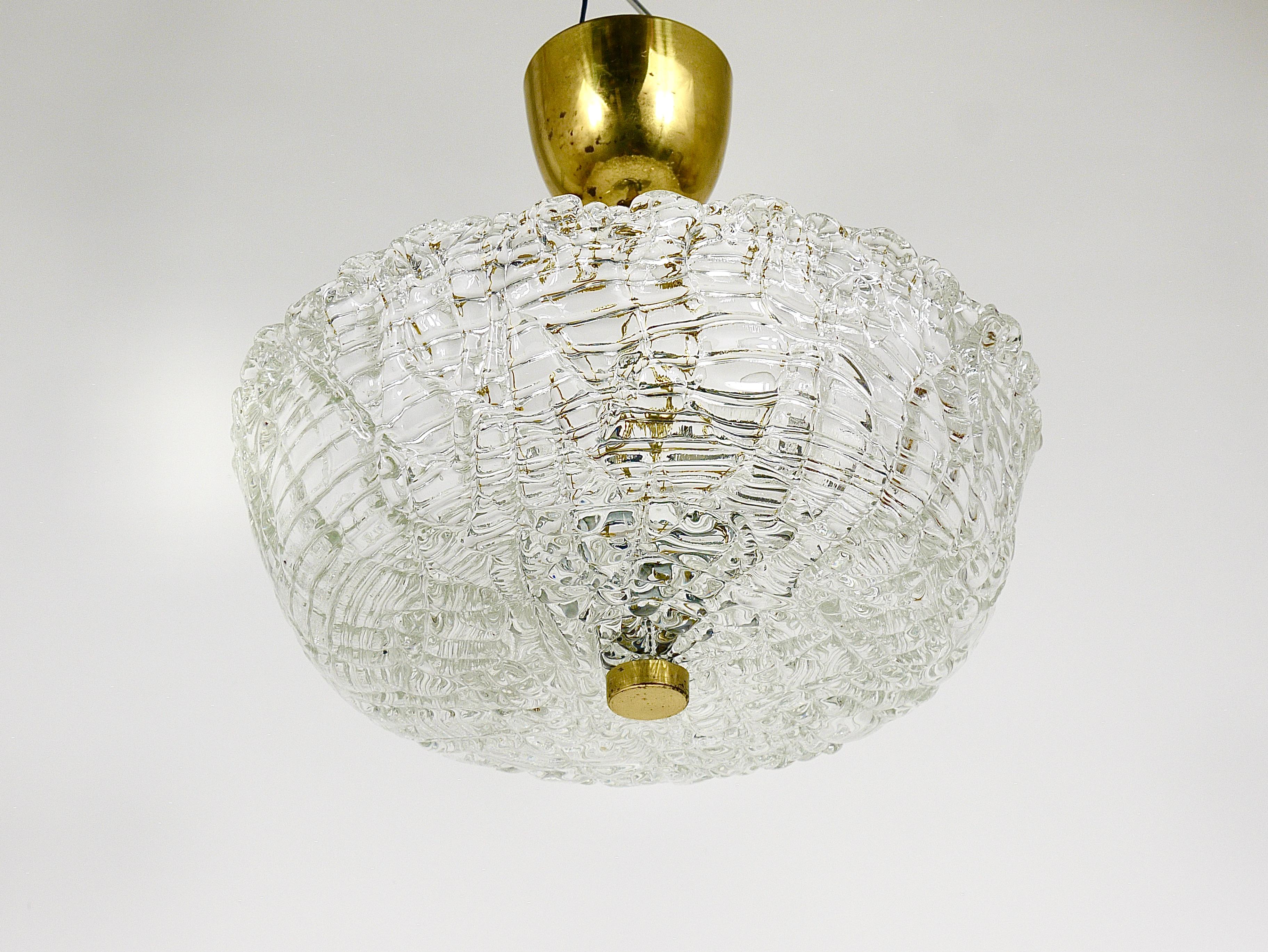 J.T. Kalmar Round Mid-Century Brass & Textured Glass Chandelier, Austria, 1950s For Sale 8