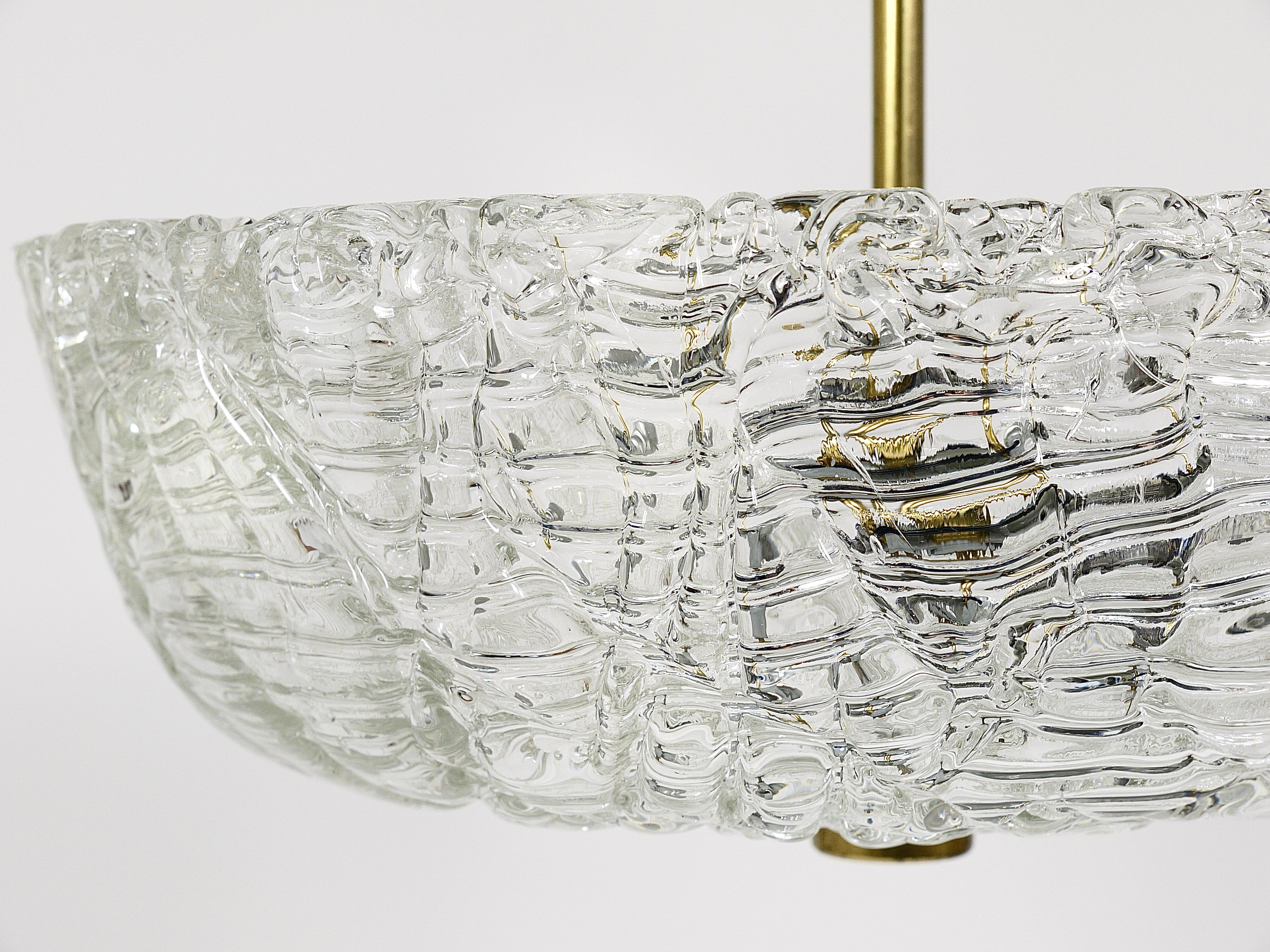 J.T. Kalmar Round Mid-Century Brass & Textured Glass Chandelier, Austria, 1950s For Sale 3
