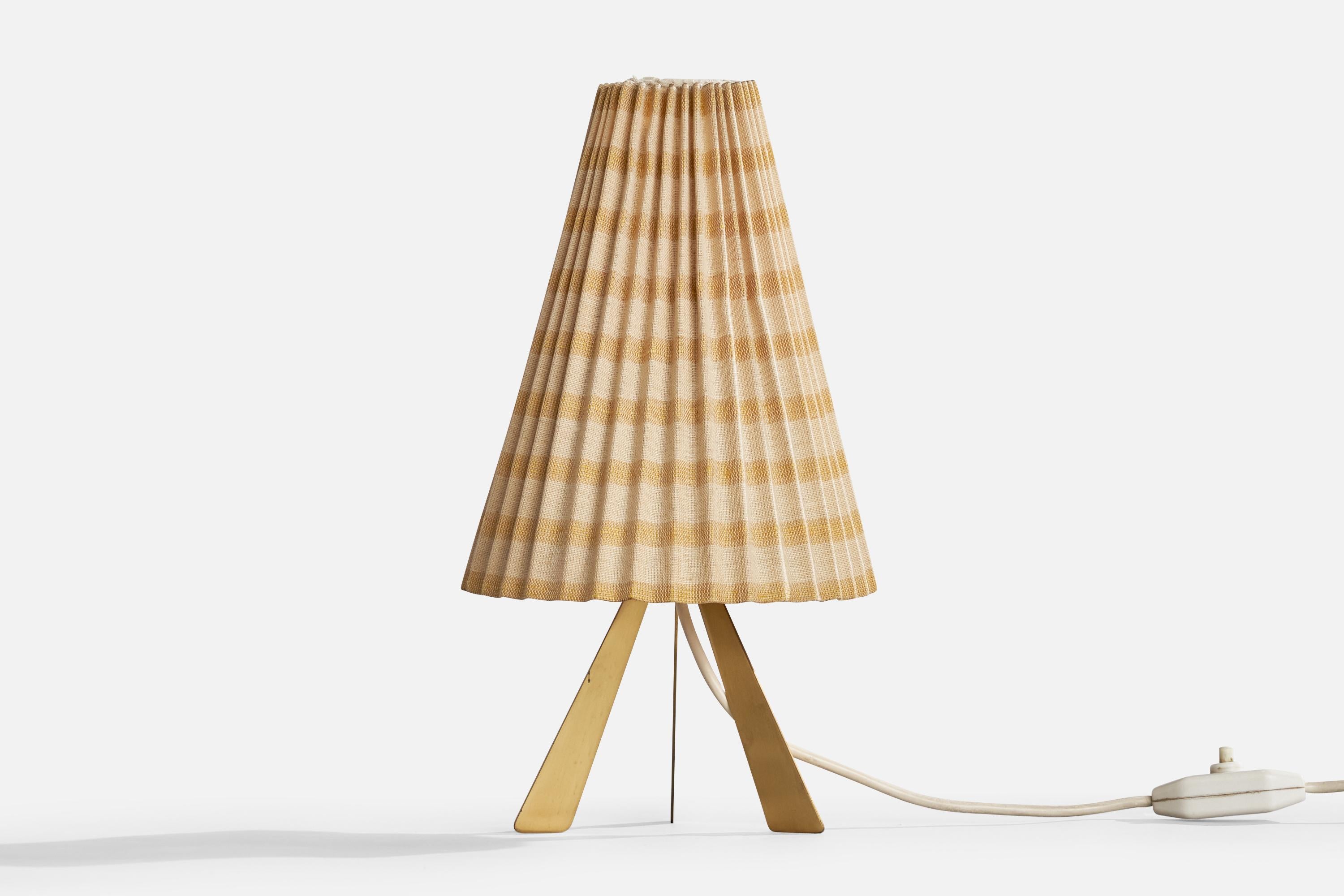 Lampe de table en laiton et tissu beige produite par J.T. Kalmar, Autriche, années 1950.

Dimensions de la lampe avec abat-jour (pouces) : 12.75