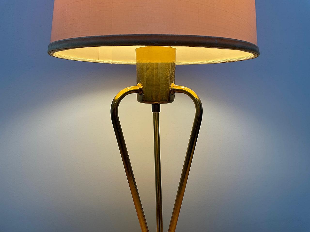 20th Century J.T. KALMAR Tripod Brass Table Lamp, Josef Frank Style, 1960s, Austria For Sale