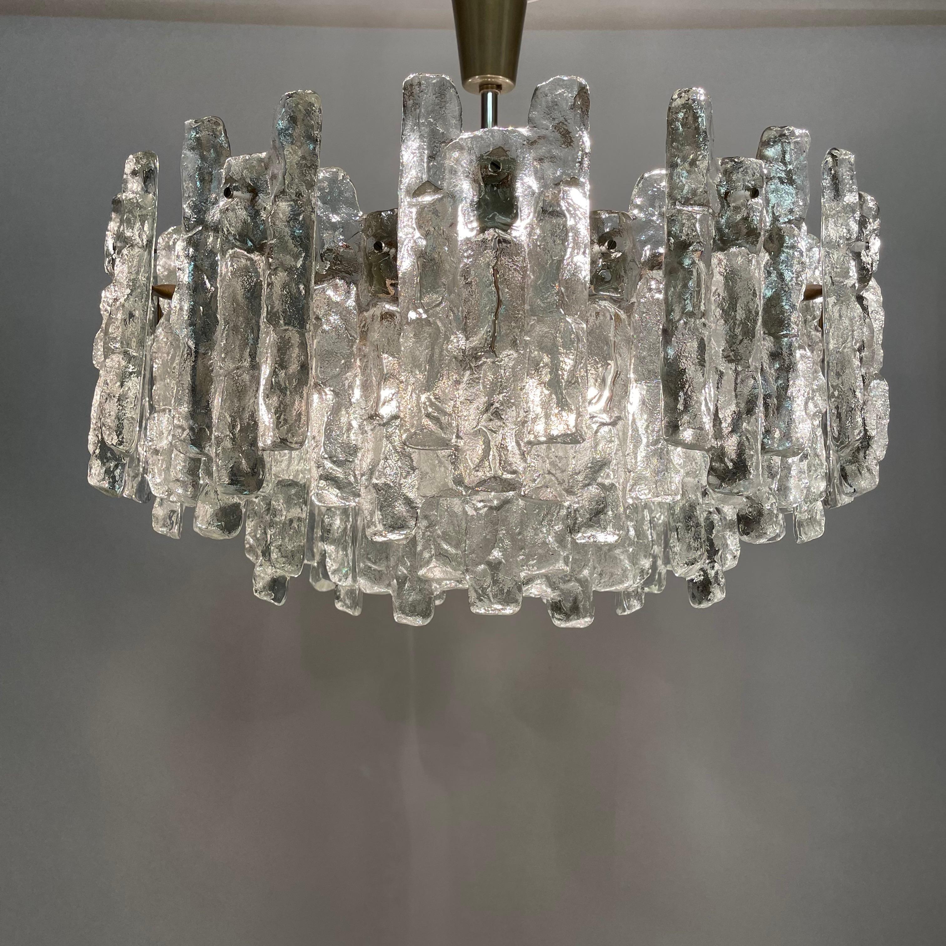 J.T. Kalmar XL Chandelier Model 'Soria' Frosted Ice Glass, Austria 1960s In Good Condition For Sale In Vienna, AT