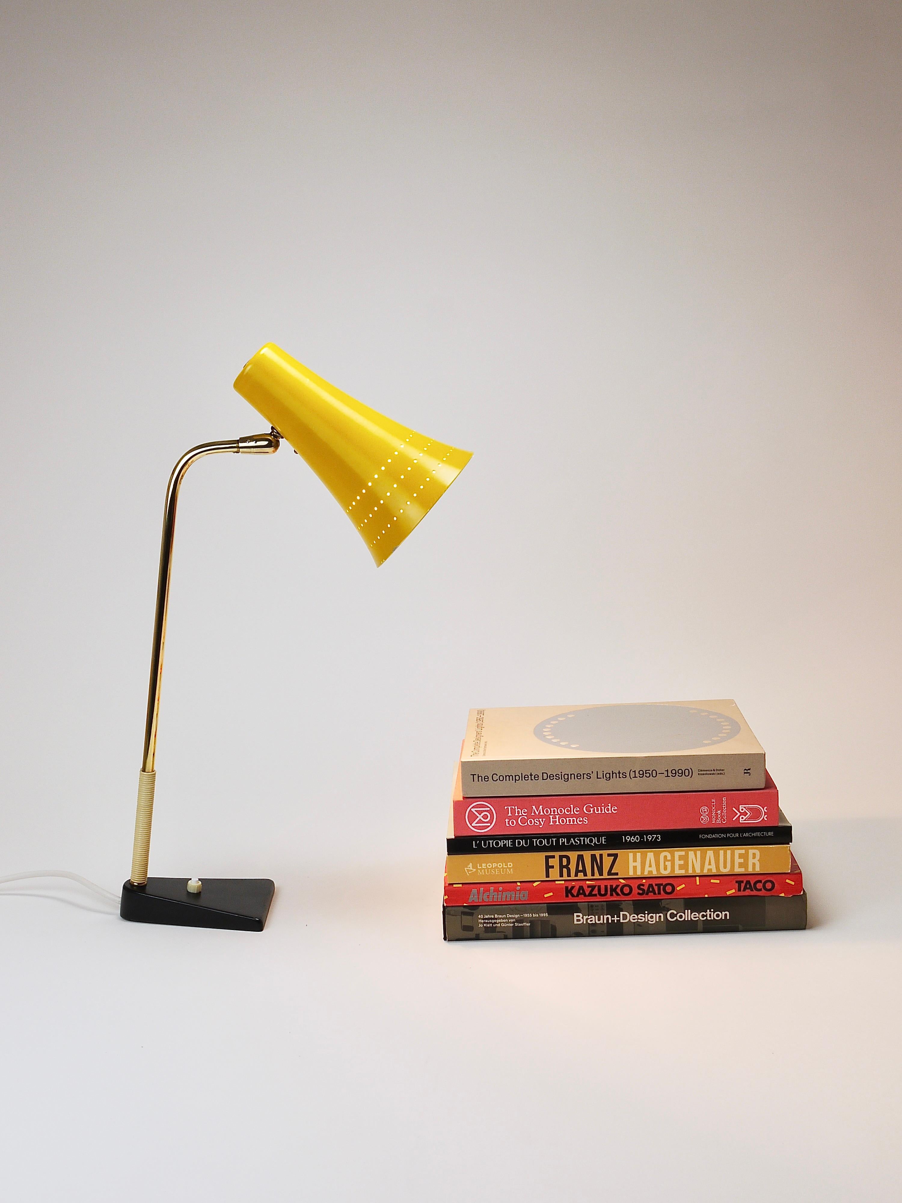 J.T. Kalmar Gelbe Tischbeistellleuchte, Messing & Eisen, Wien, Österreich, 1950er Jahre im Angebot 9