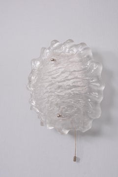 J.T. Kalmer Wandleuchte aus Milchglas 1960er Jahre Österreich