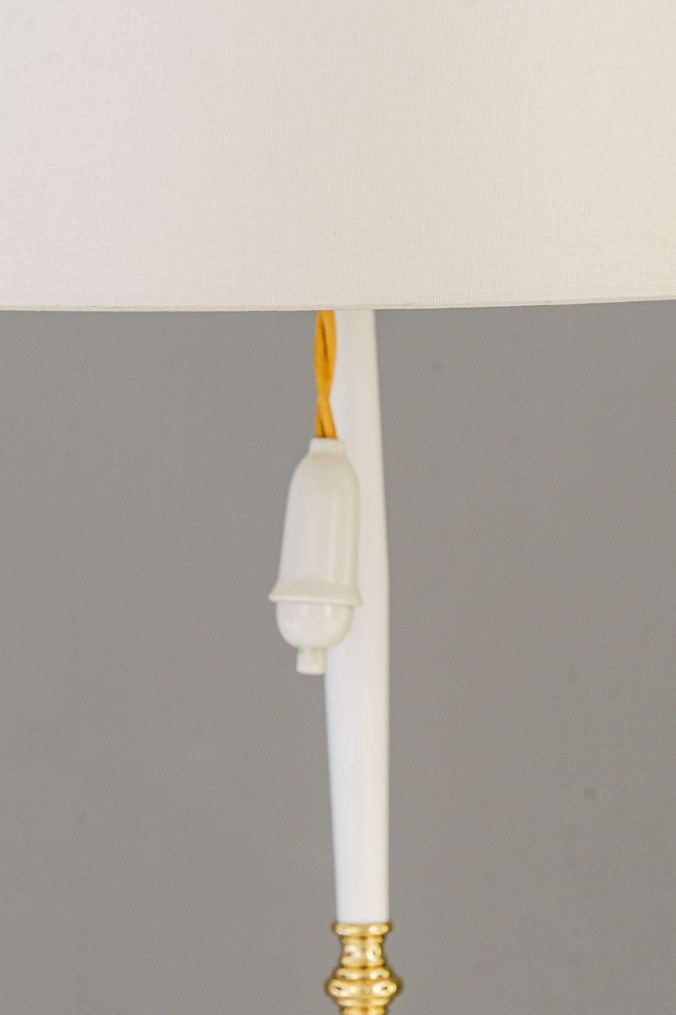 J.T.Kalmar Stehlampe wien um 1950 (Lackiert) im Angebot