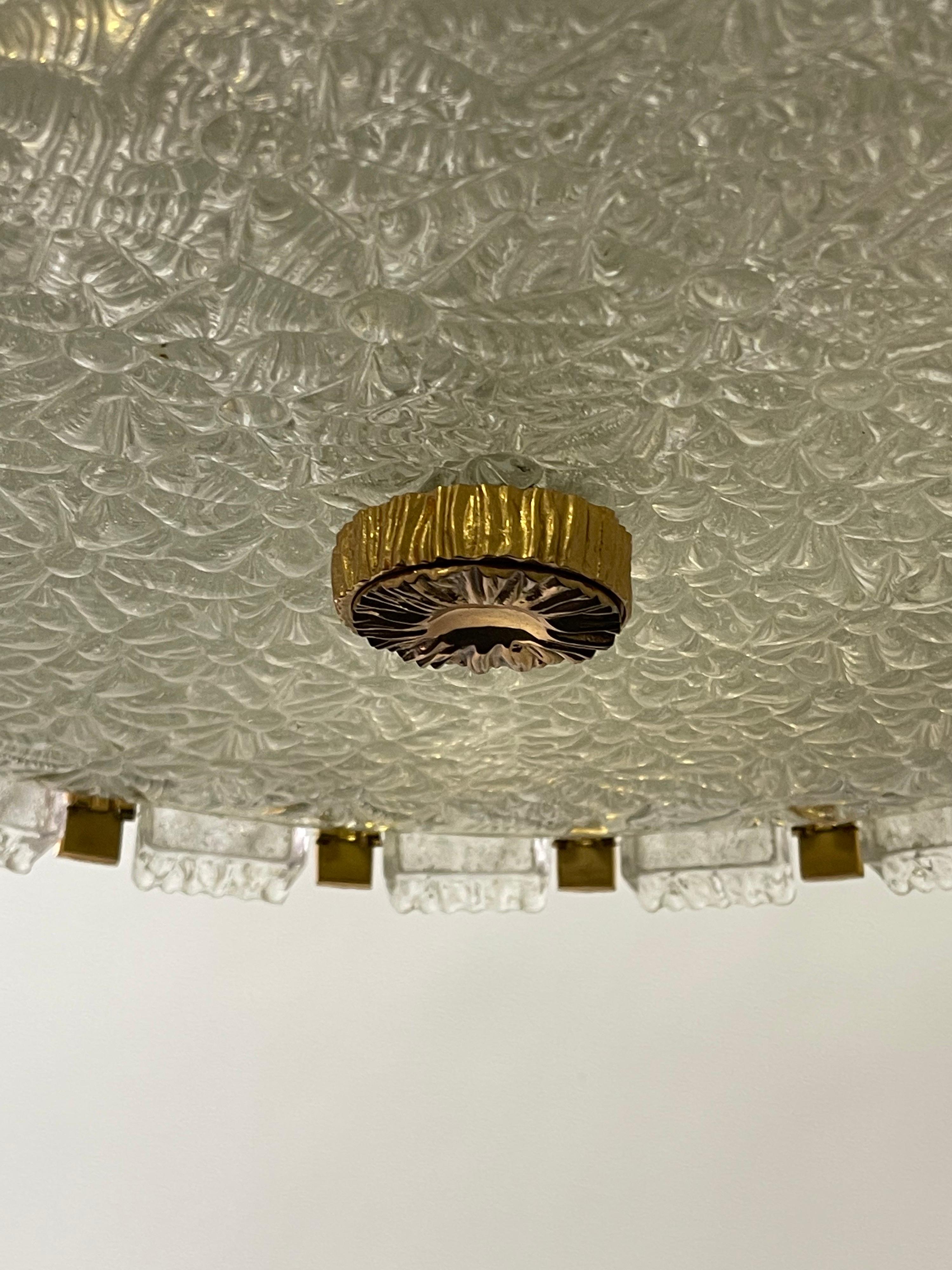 J.T. Kalmar Coppia di lampadari a tamburo in vetro ghiaccio, 1960 ca. in vendita 1