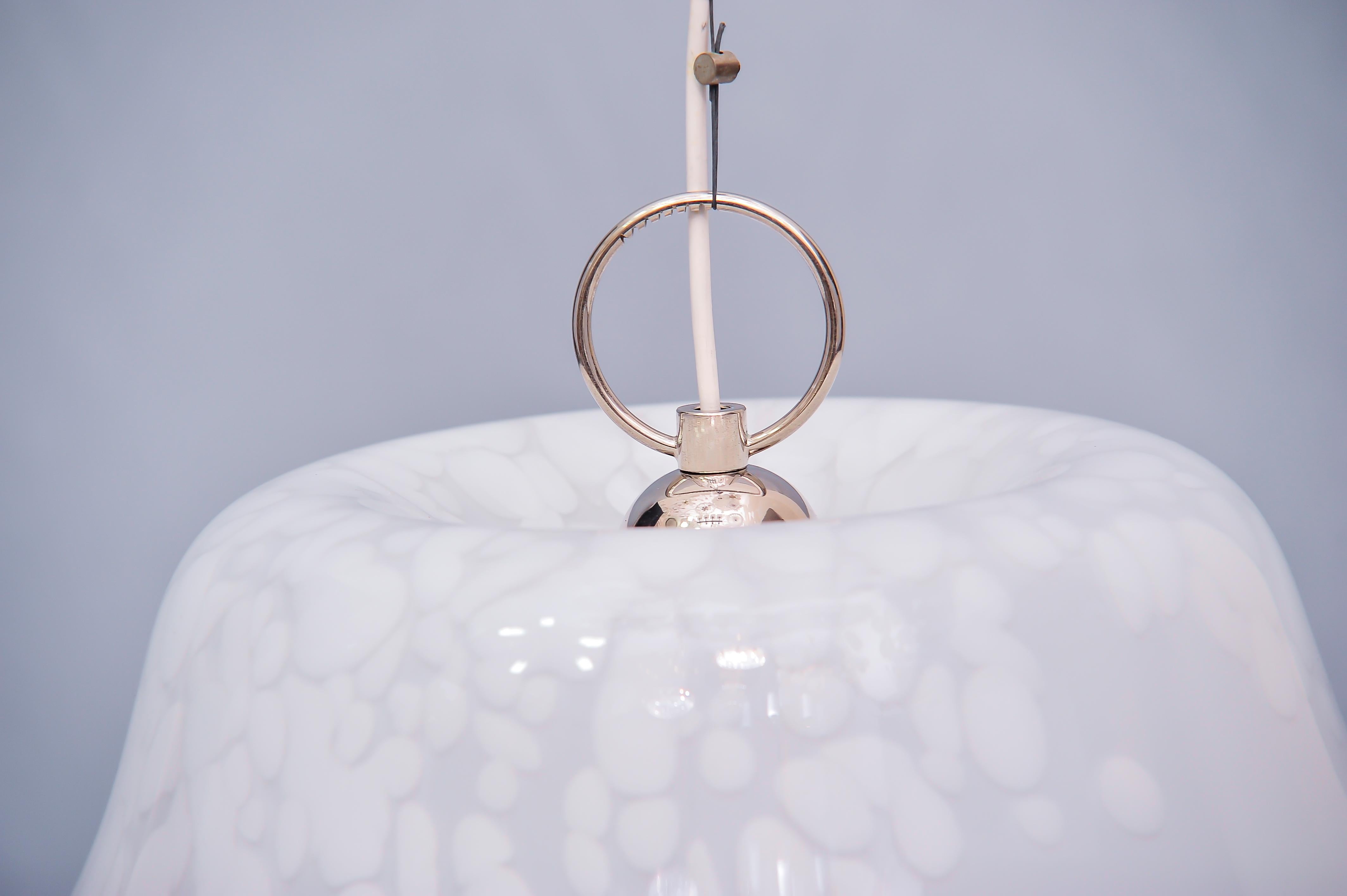 Colgante J.T. Kalmar con cristal de Murano, hacia la década de 1960 Austríaco en venta