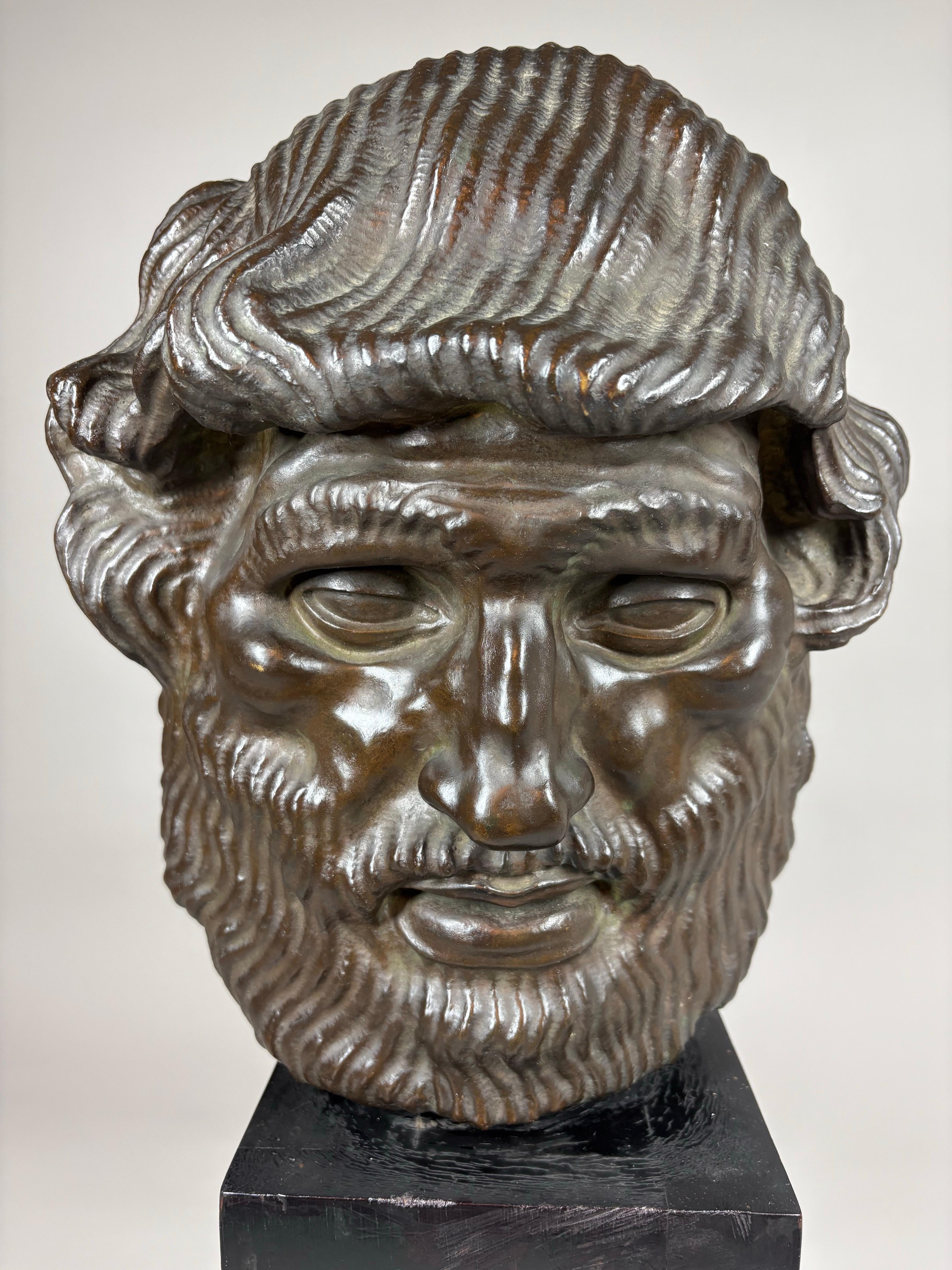 Argentino Juan Carlos Iramain (1900-1973), Bronze relief of bearded man in vendita