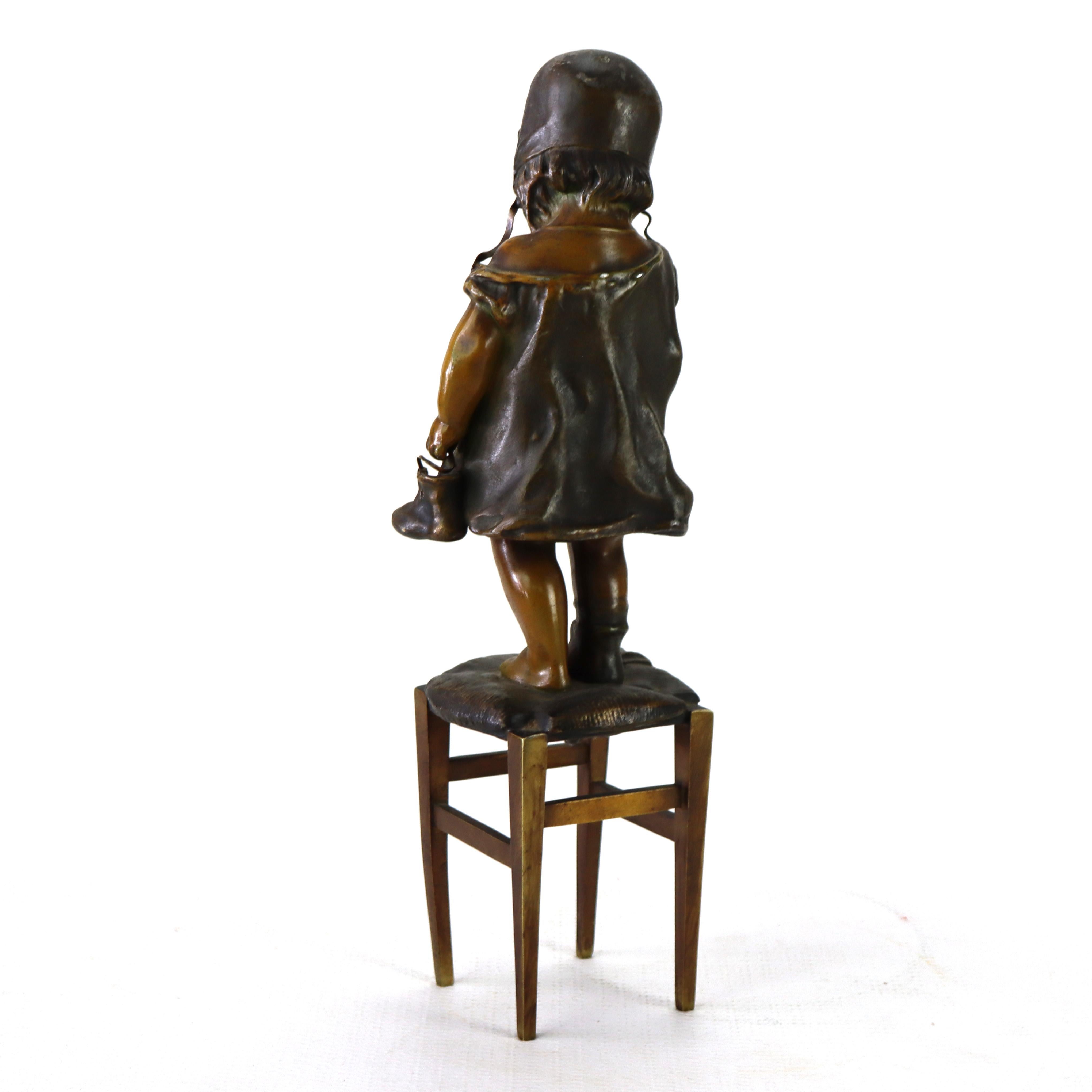 Bronzo Juan Clara 1st Edition Bronze Figure “Girl On The Stool” C1900 in vendita
