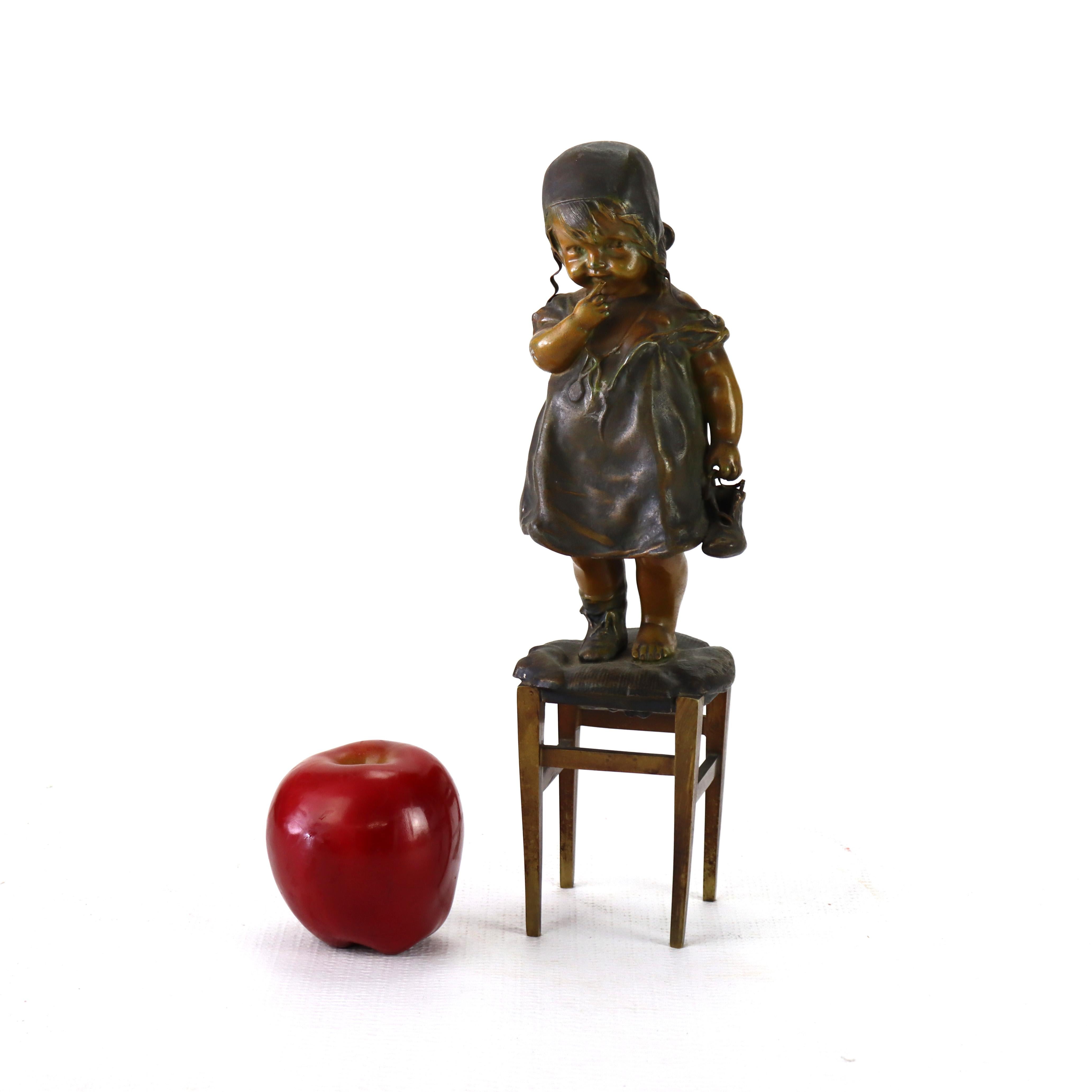 Juan Clara 1st Edition Bronze Figure “Girl On The Stool” C1900 in vendita 1