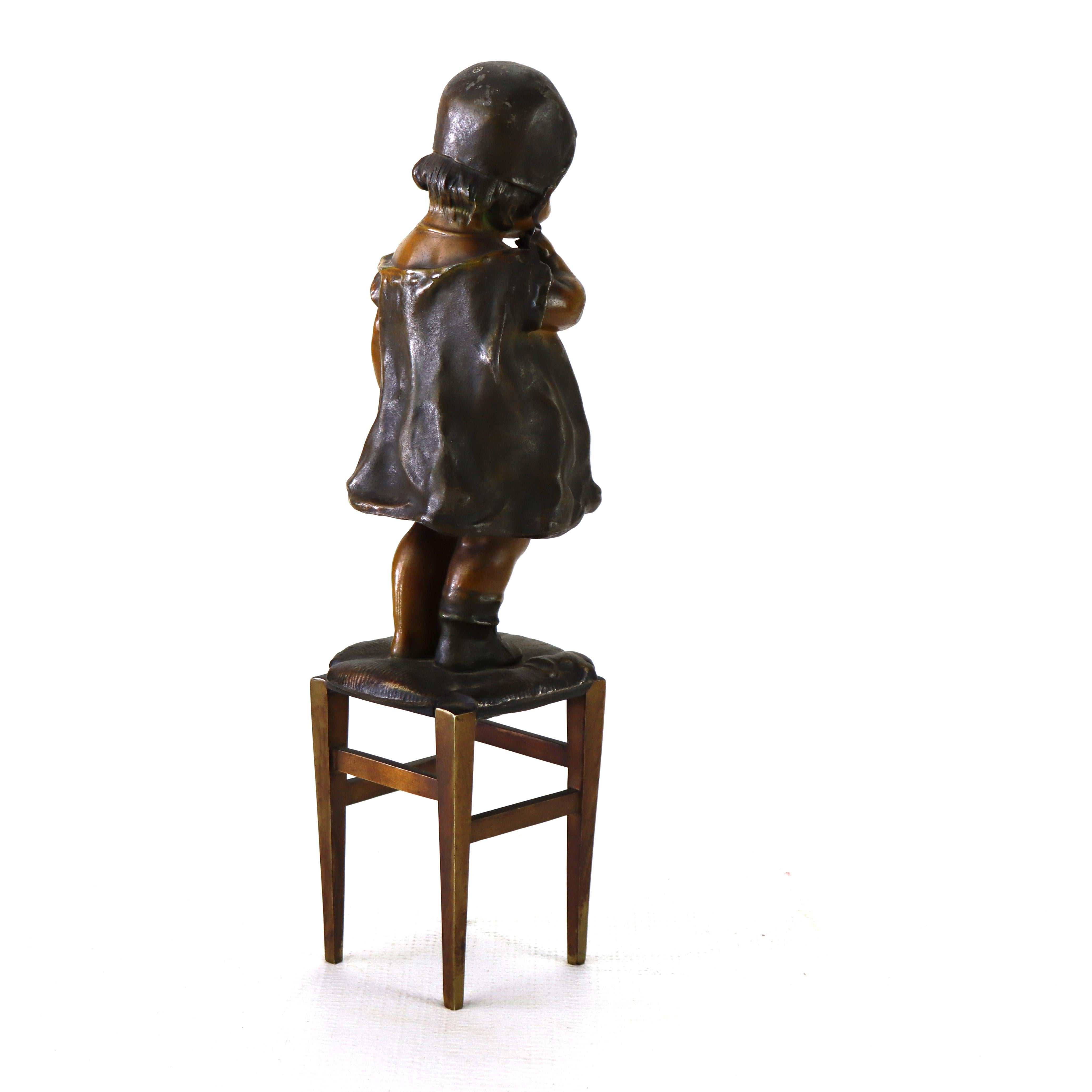 Juan Clara 1st Edition Bronze Figure “Girl On The Stool” C1900 in vendita 2