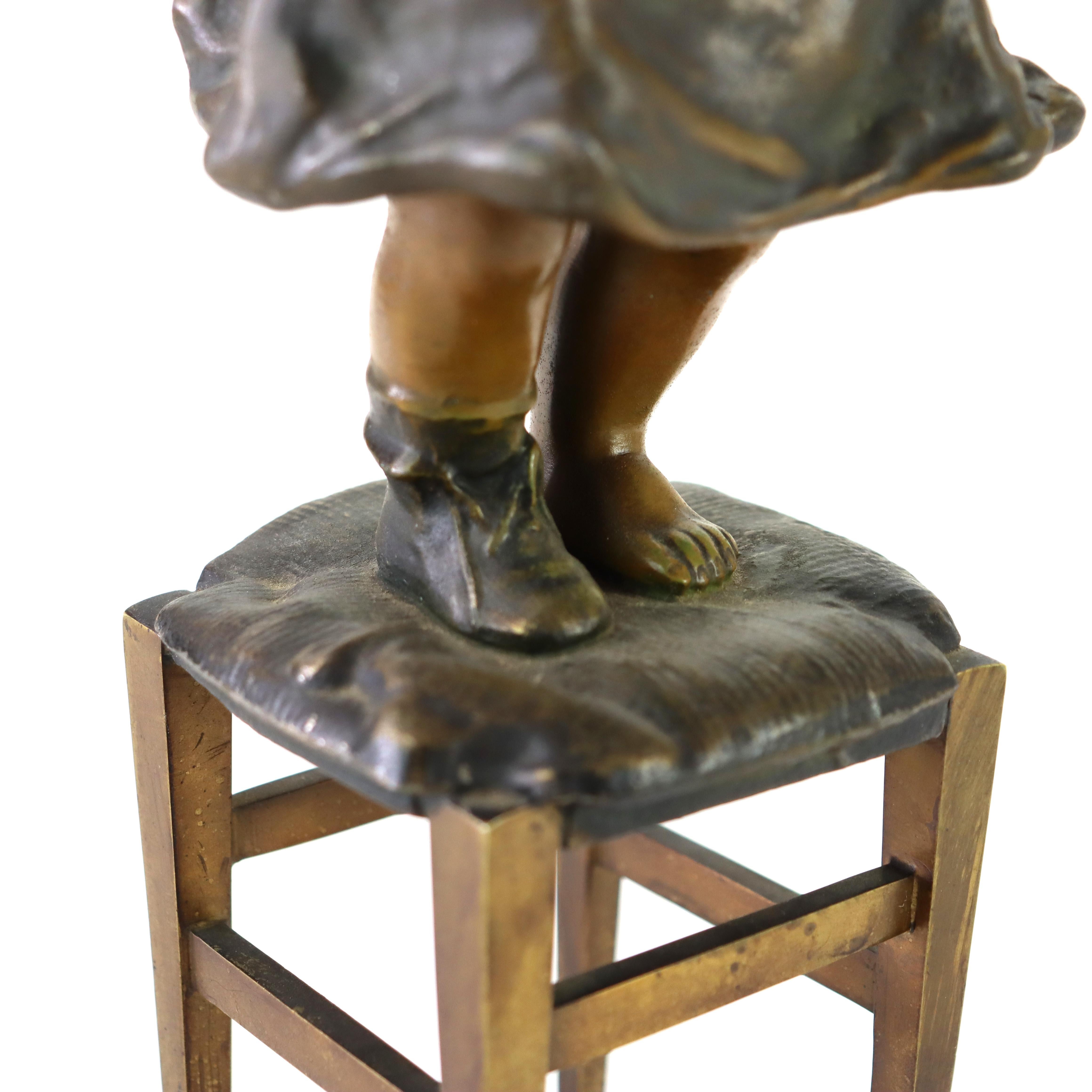 Juan Clara 1st Edition Bronze Figure “Girl On The Stool” C1900 in vendita 4