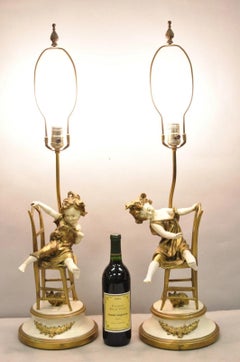 Lampes de table figuratives en métal Juan Clara "Girl on Chair Playing with Kittens" - Paire