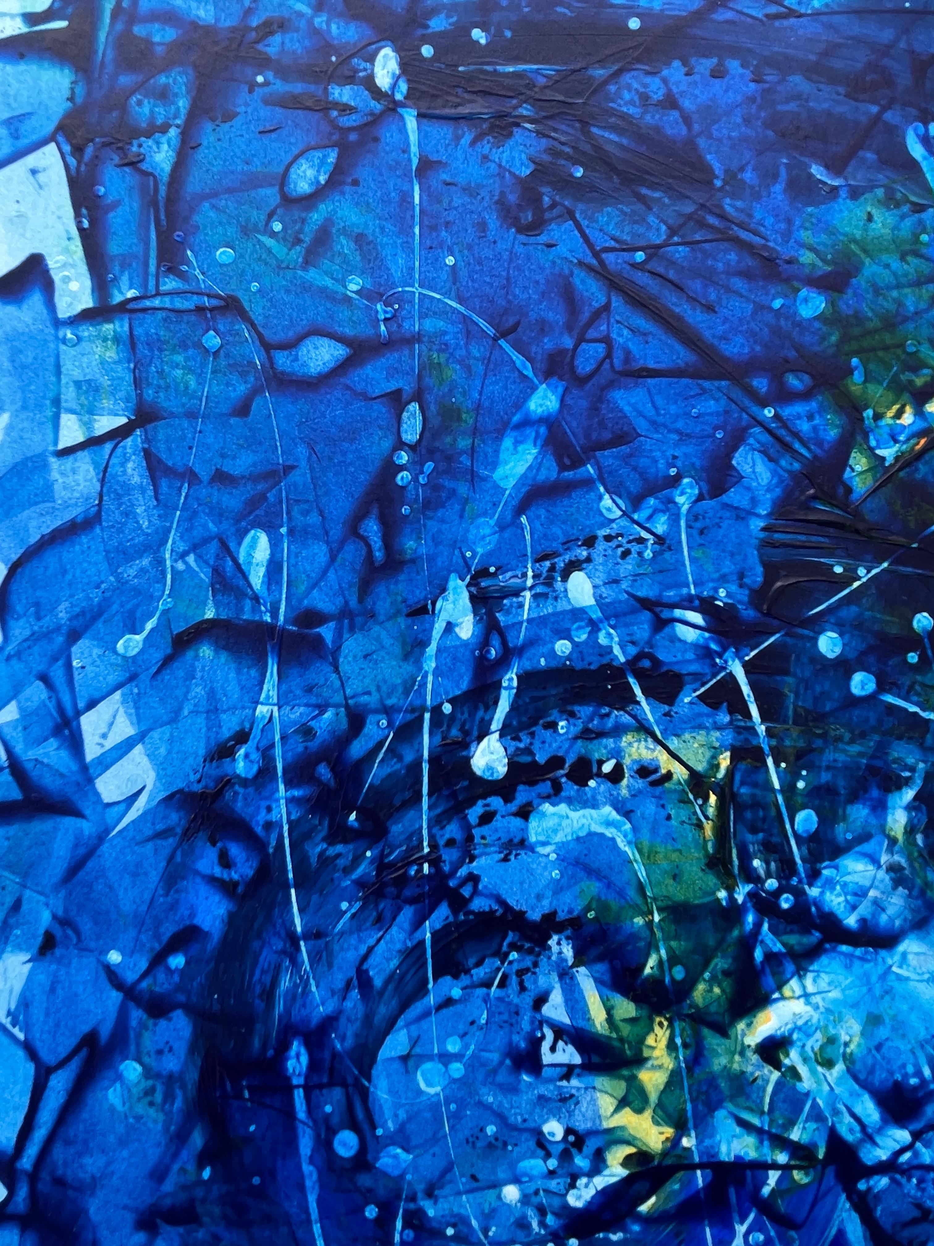 Mon œuvre, créée avec des acrílicos, reflète une exploration abstraite et vibrante de l'esprit humain. L'utilisation de couleurs vives et les Forma entrelacées capturent la complexité émotionnelle et la profondeur de l'introspection. Busqué