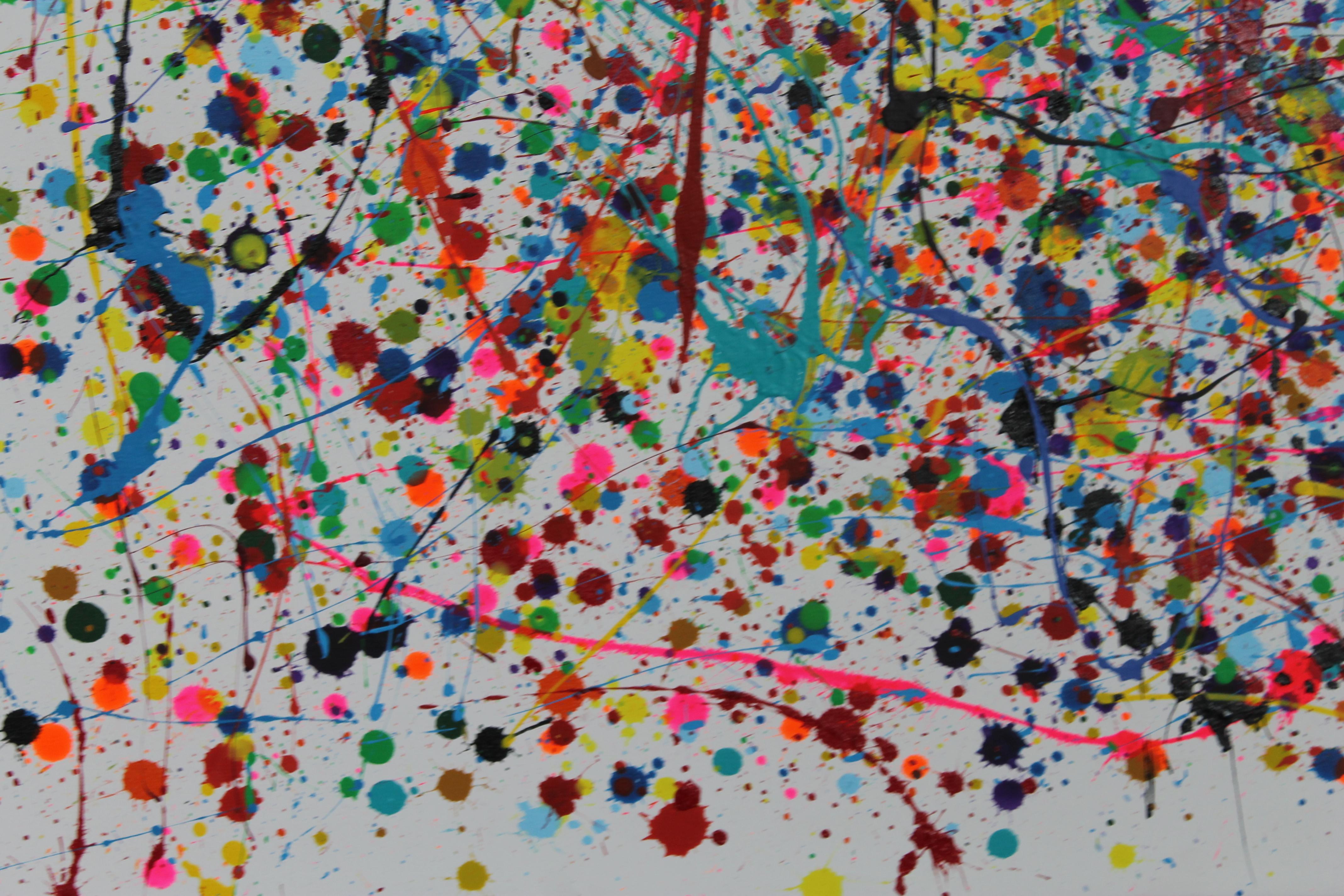 My work is a torrent of emotions captured through acrylics and enamels, where abstraction and minimalism engage in dialogue with strokes of expressionism. Each drop and line carries passion and reflection on our dynamic reality, inviting the viewer
