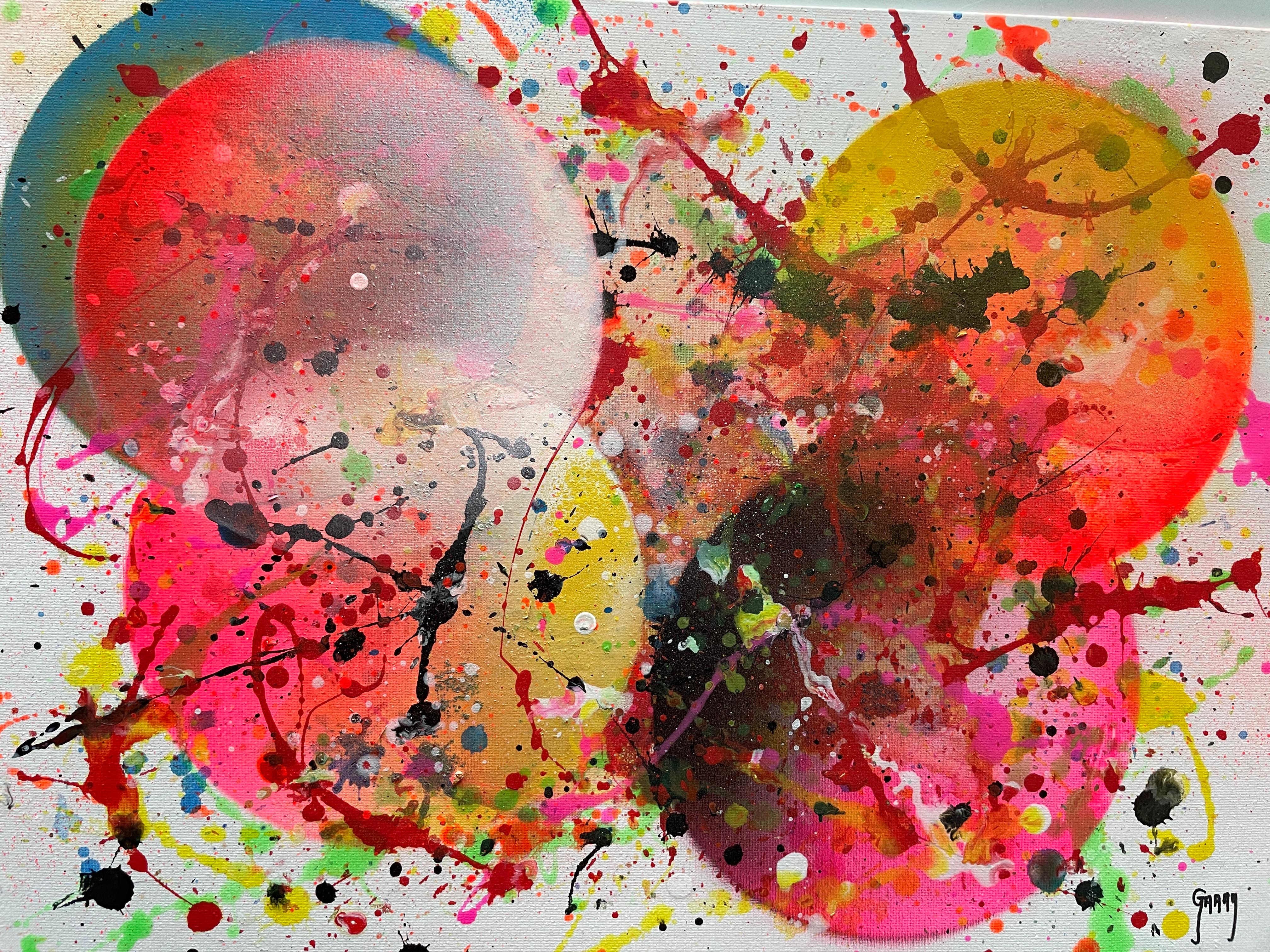 Dieses Gemälde sieht aus wie eine Explosion des Lebens, das aus dem Chaos aufsteigt: eine leuchtende Kugel, die inmitten eines Sturms von Farben und Spritzern wiedergeboren wird.

Stellen Sie sich vor, diese Kugel sei das Herz eines Phönix, der