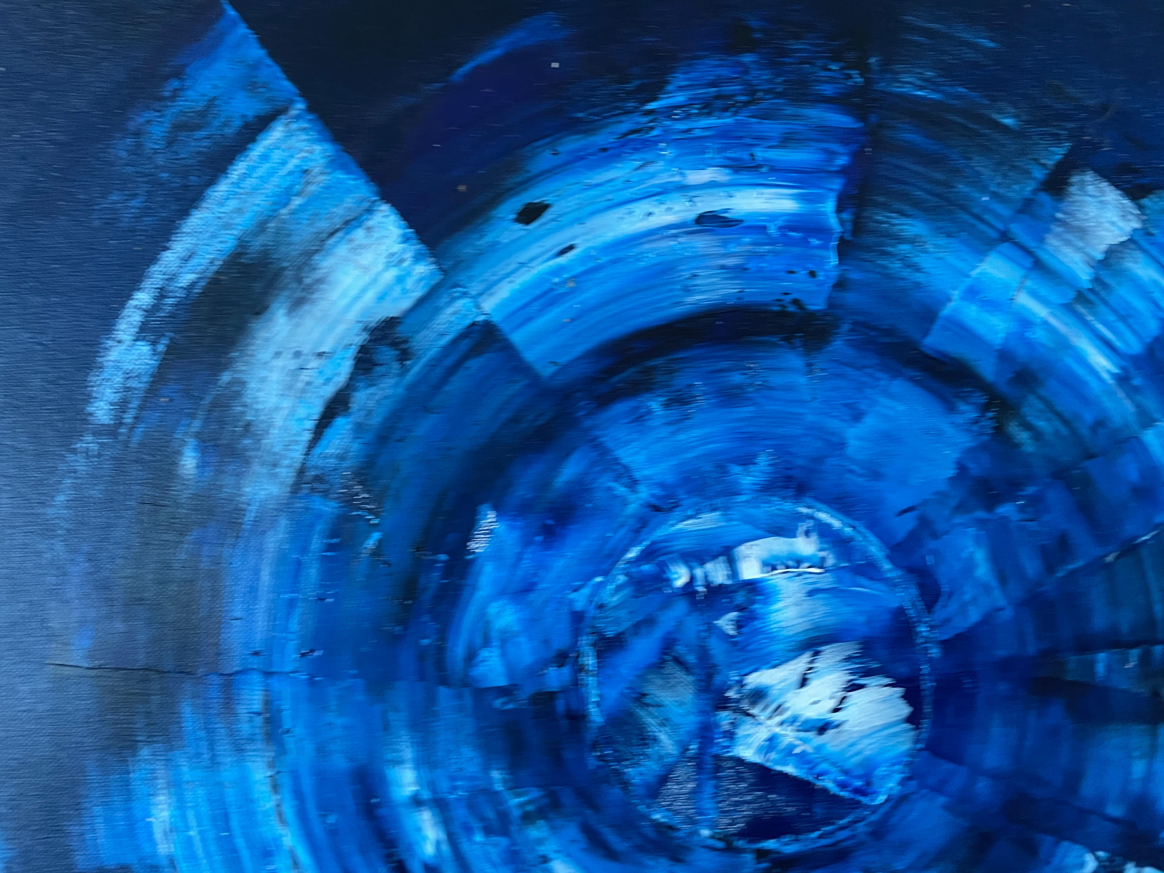 Blau kosmisch 05

Blau ist die dominierende Farbe in der Komposition. Es ist ein tiefes Blau, das in die Weite und den endlosen Himmel einer späten Verzweiflung gehüllt ist. Dieser Ton zieht sich durch alle Glieder und bildet die Grundlage, auf der