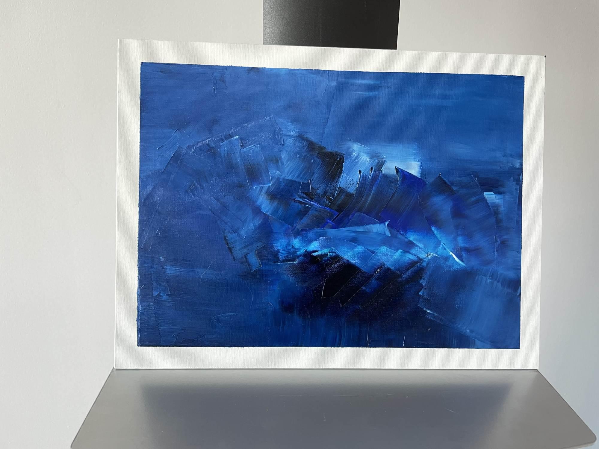 Blaue Traumlandschaft 02 (Grau), Abstract Painting, von Juan Jose Garay