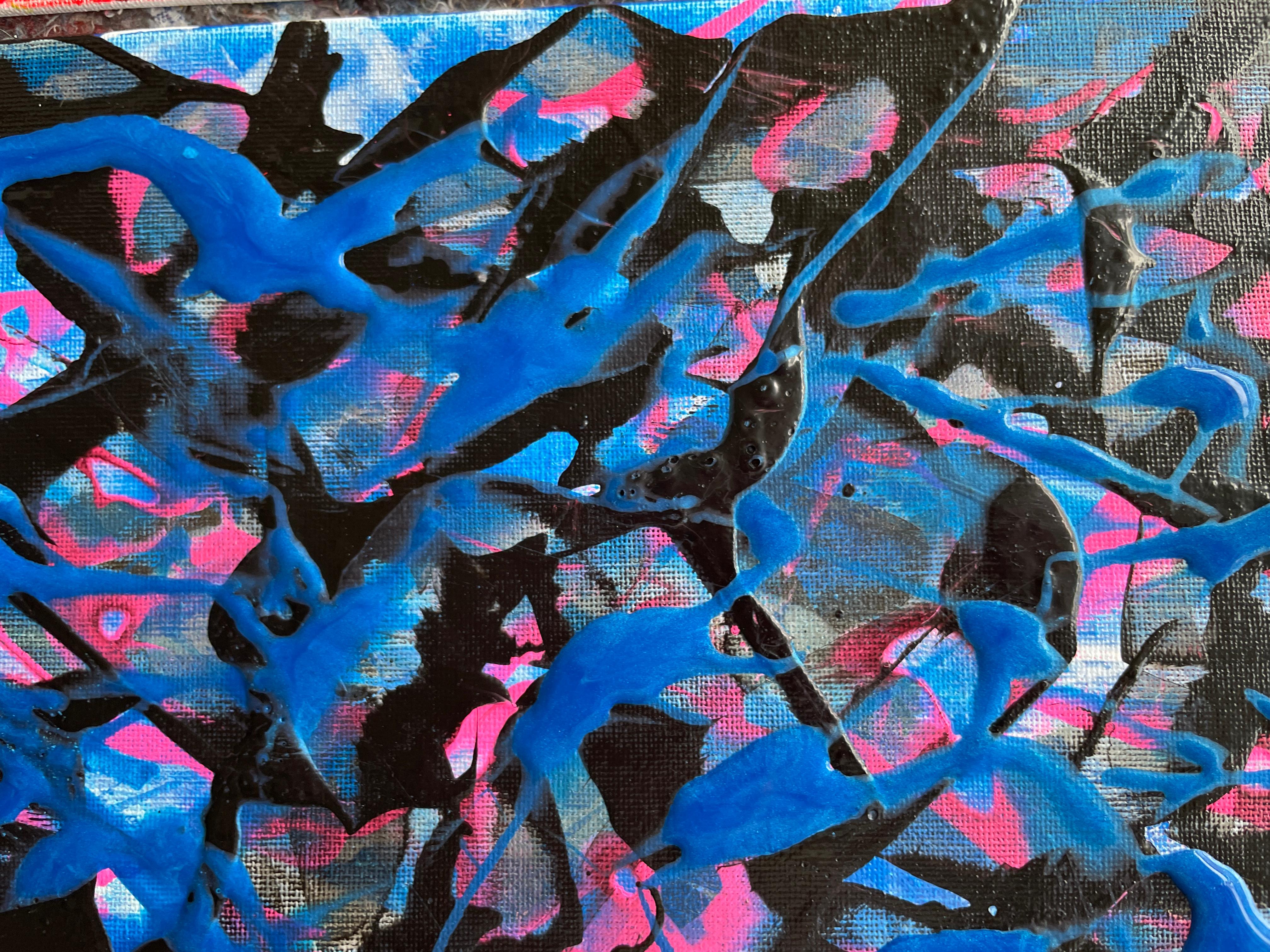 Dans cette œuvre, j'ai déversé ma passion en utilisant des acryliques pour évoquer la profondeur et le mouvement. Les bleus et les blancs s'entremêlent, reflétant des émotions abstraites qui s'écoulent librement, comme les vagues de l'océan un jour