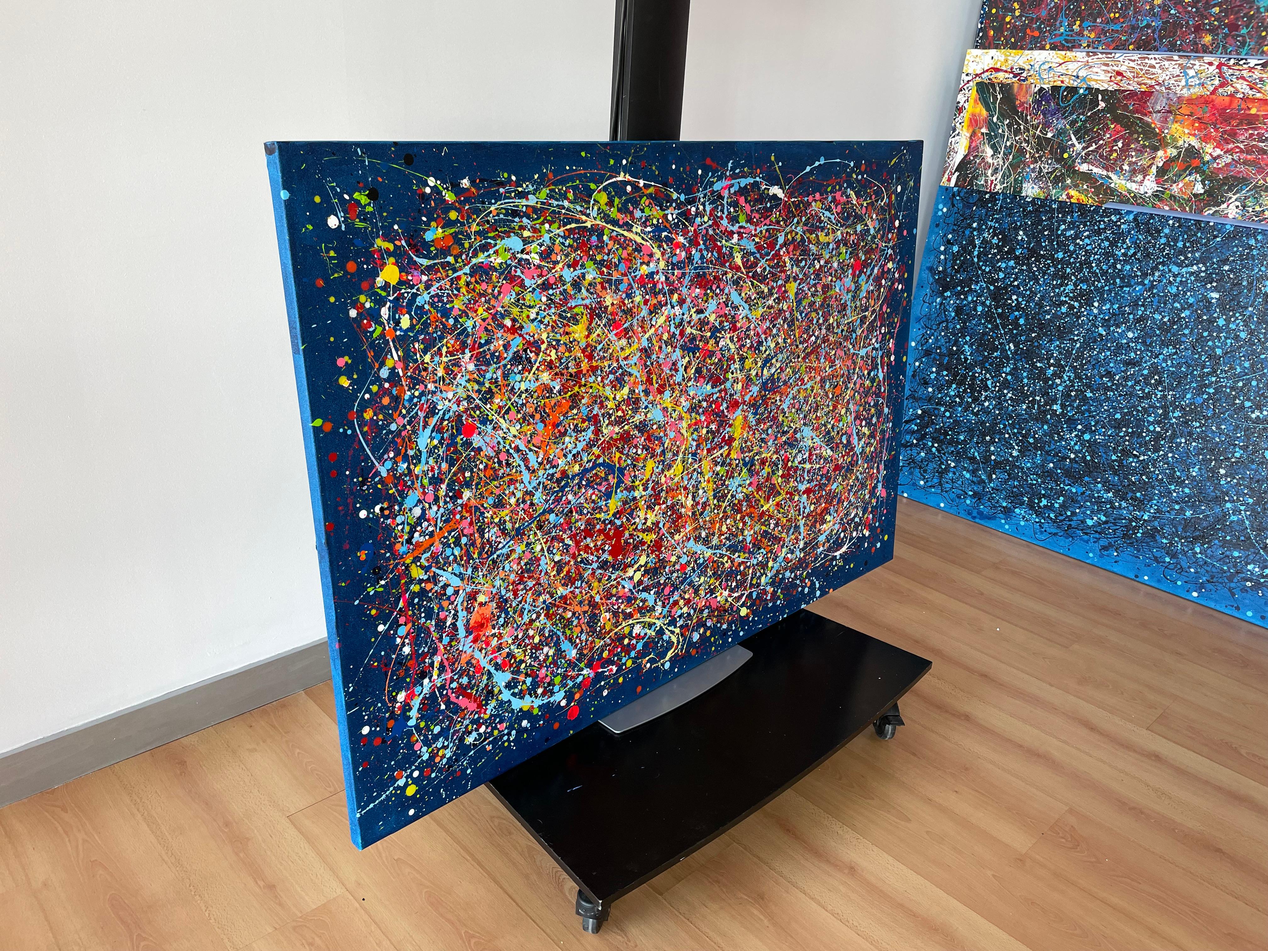 En esta obra, he vertido mi energía creativa en un lienzo que respira dinamismo y pasión. Usando acrílicos, he fusionado minimalismo con expresionismo abstracto, donde cada pincelada revela un universo de emociones. Es un tributo a la libertad