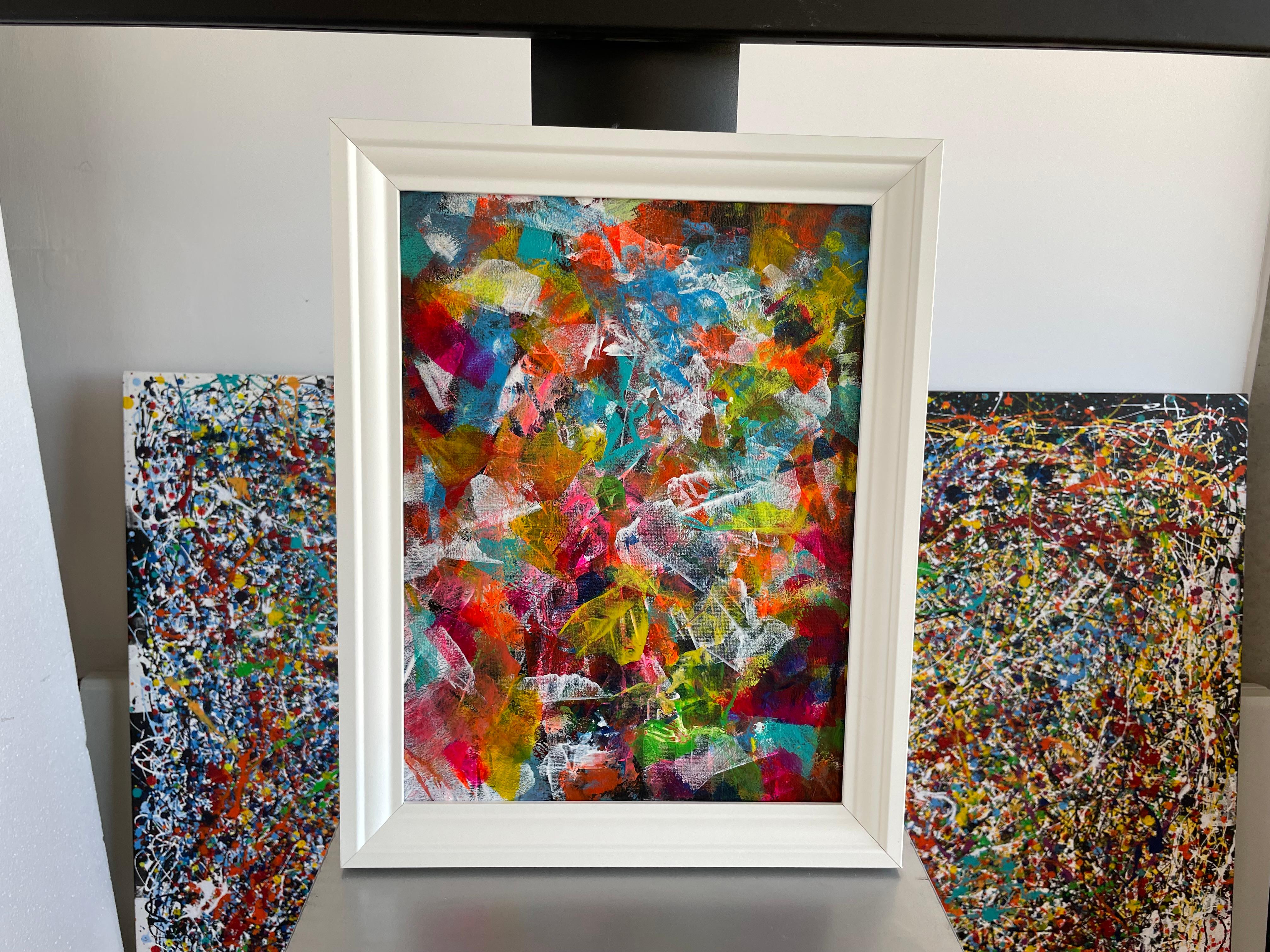 In diesem Werk habe ich meine Leidenschaft in Acrylfarben gegossen, um Tiefe und Bewegung zu erzeugen. Blau- und Weißtöne verflechten sich und spiegeln abstrakte Emotionen wider, die frei fließen, wie Meereswellen an einem stürmischen Tag. Jeder