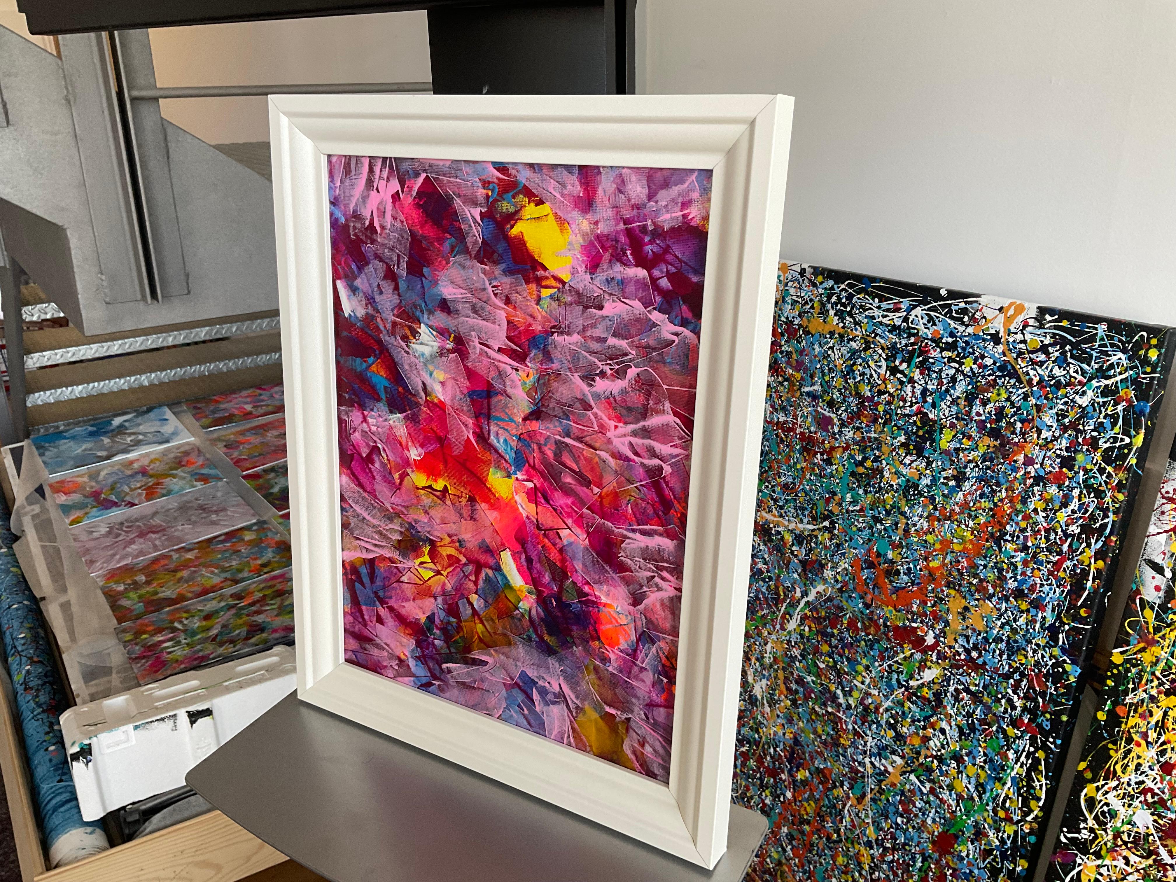 Ein abstraktes Acrylbild ist eine Explosion von Formen, Texturen und Farben, die zur persönlichen Interpretation einladen. Dynamische und freie Pinselstriche verflechten sich auf der Leinwand und schaffen Schichten von Tiefe und Bewegung. Kräftige