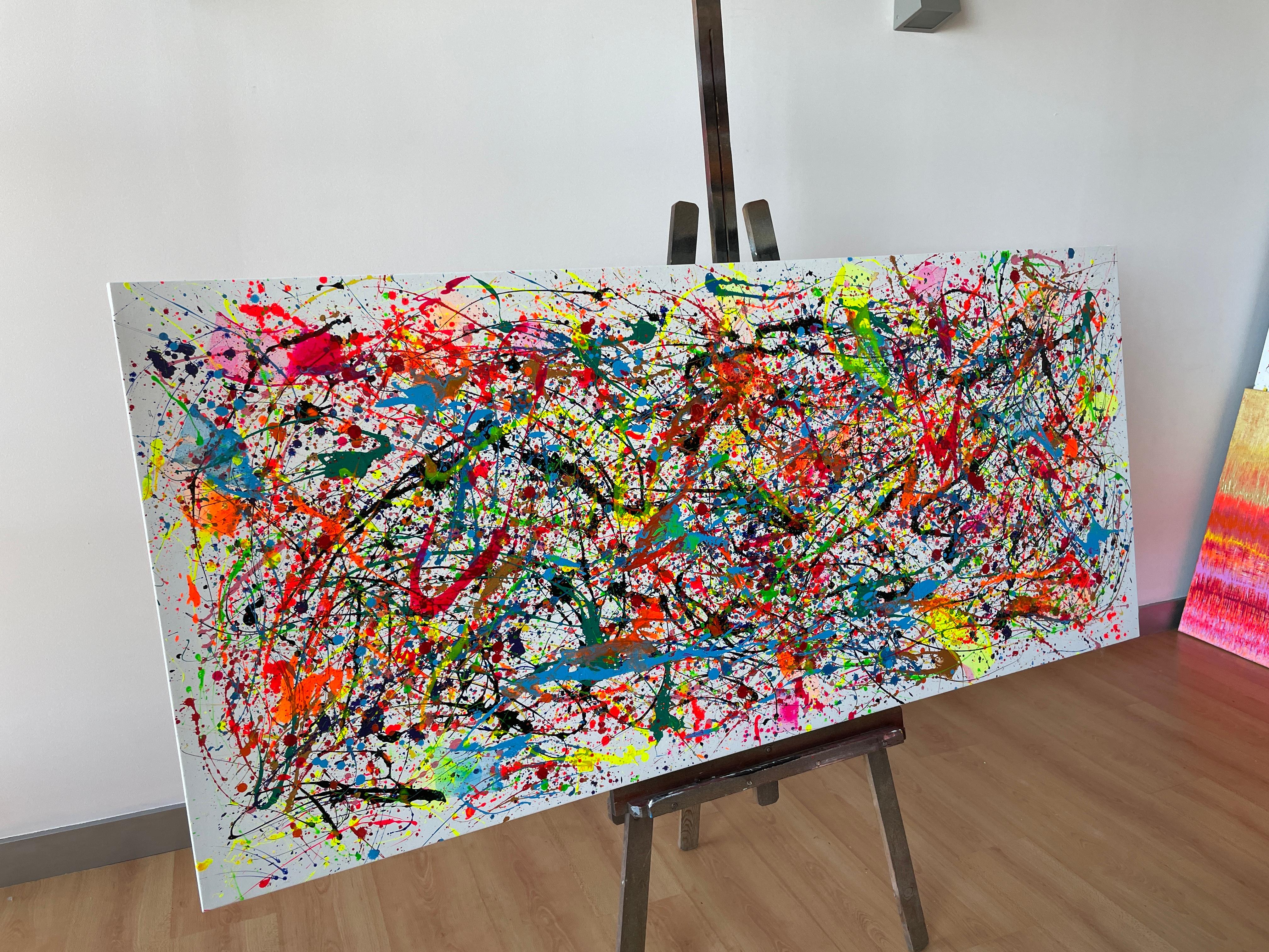 Mehrfarbige Vibration auf reinem Weiß (Braun), Abstract Painting, von Juan Jose Garay