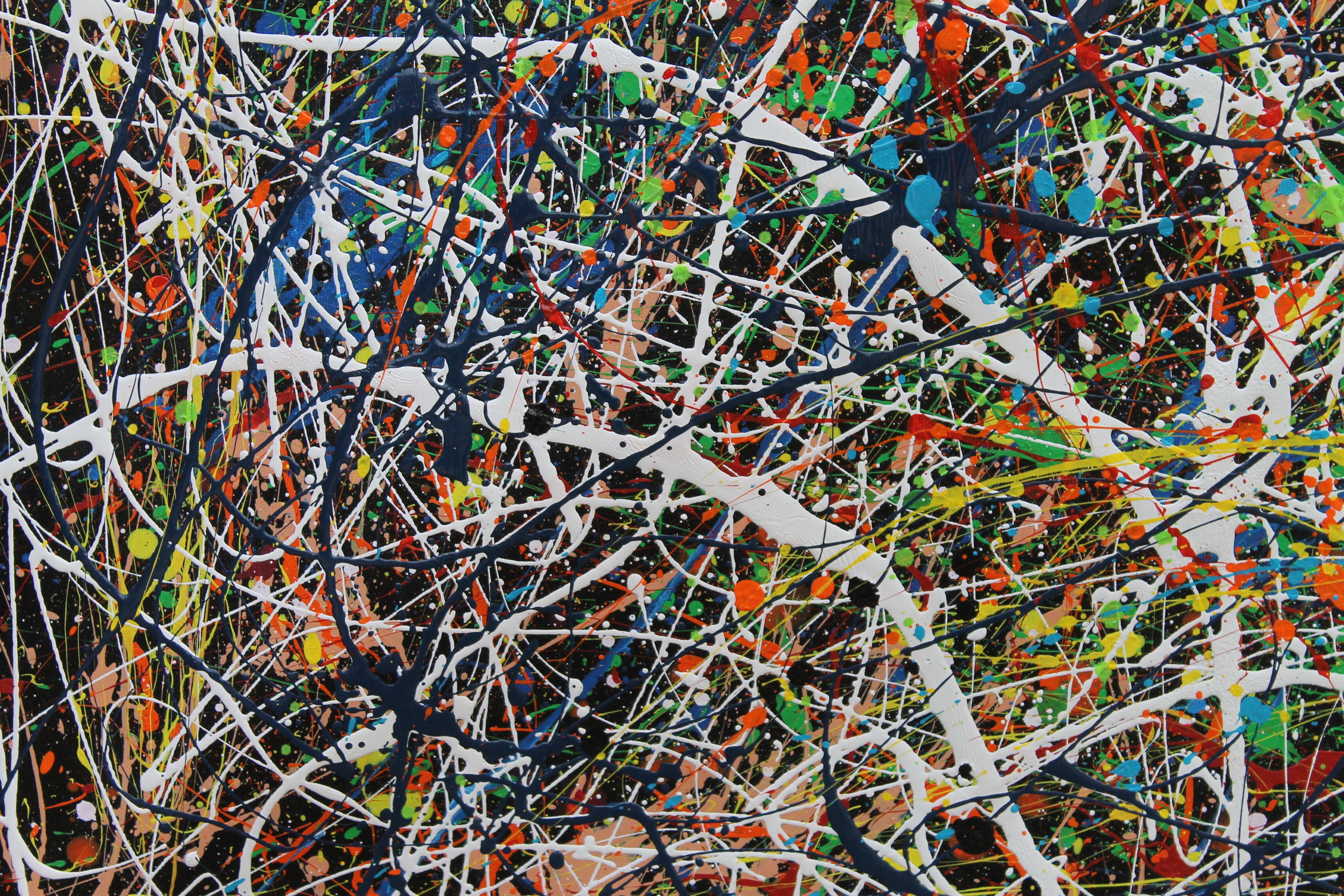 Peinture : Acrylique et émail sur toile. Peinture abstraite XXL surdimensionnée.

Le grand tableau que vous décrivez a un fond bleu foncé qui évoque la profondeur de l'océan la nuit. La couleur est intense et vibrante, et on a l'impression de