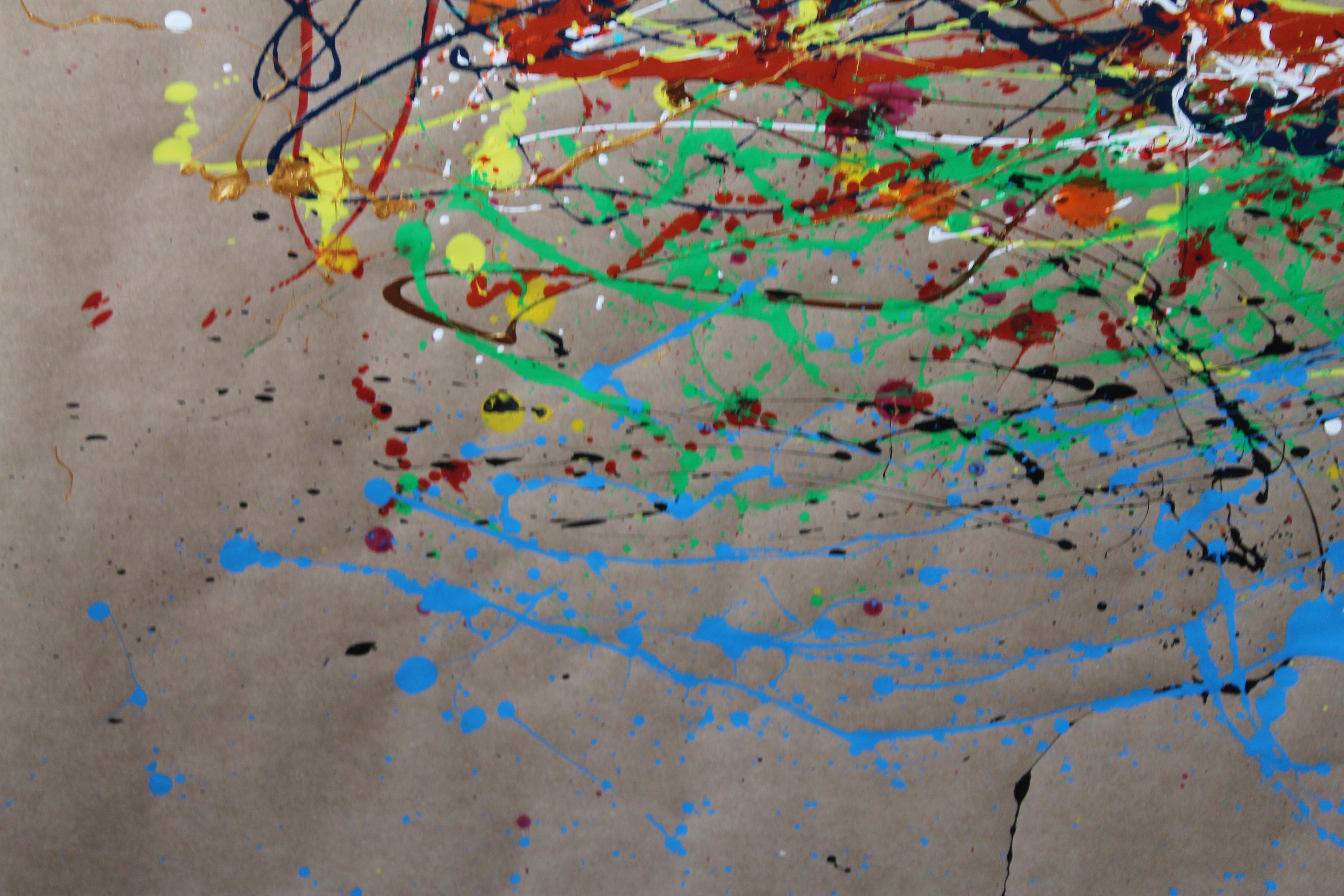 Dieses abstrakte Gemälde auf einem Karton präsentiert eine Explosion von Energie und Dynamik, die für den Stil des Action Painting charakteristisch ist. Die Verwendung von Emaille- und Acrylfarben sorgt für eine reiche Vielfalt an Texturen und