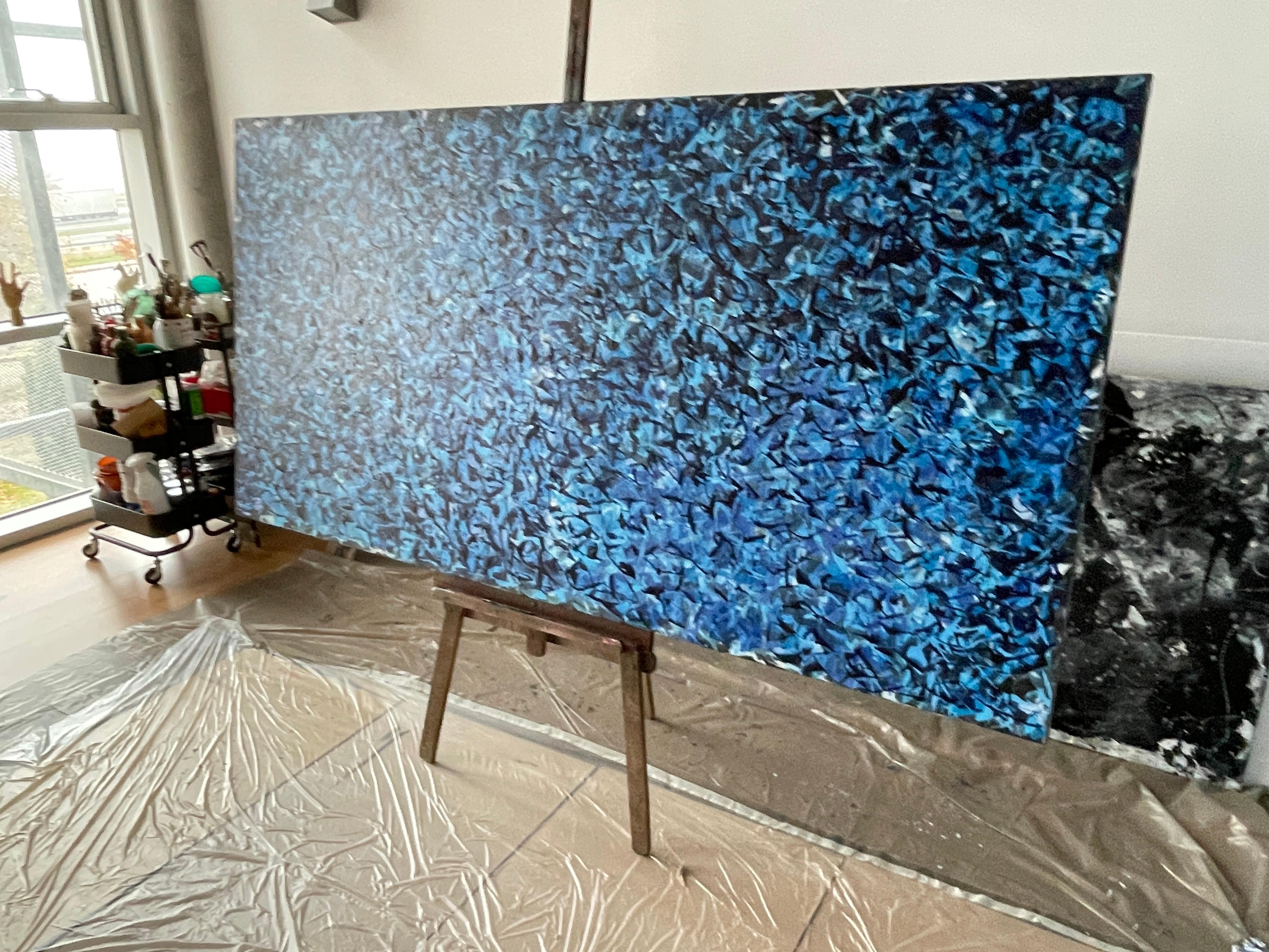 Bleu outremer abstrait en vente 2