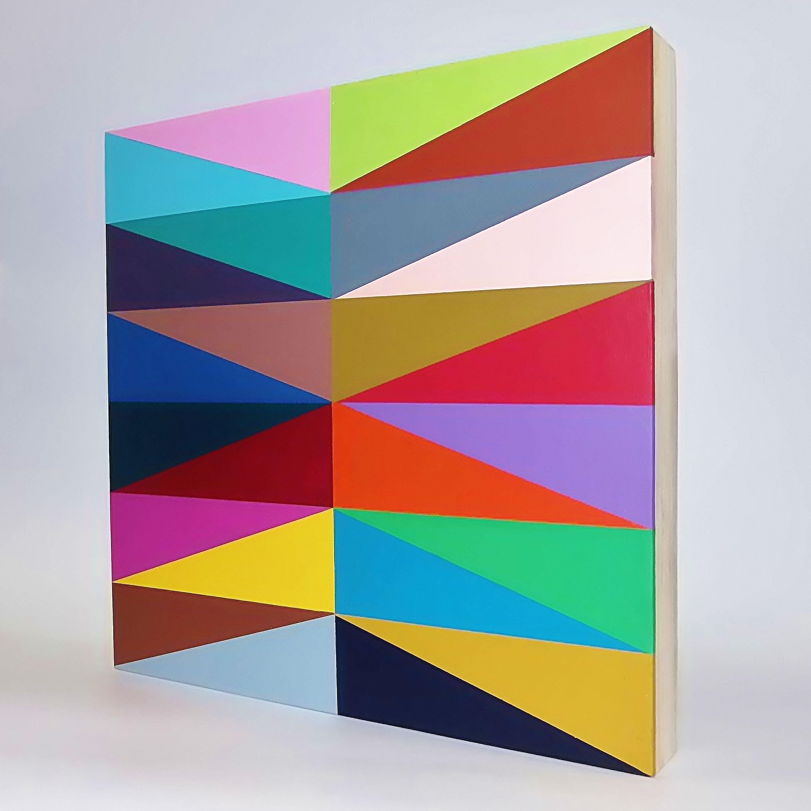 Triangulation II, 2019, Gemälde, Acryl auf Holzplatte (Braun), Abstract Painting, von Juan Jose Hoyos Quiles