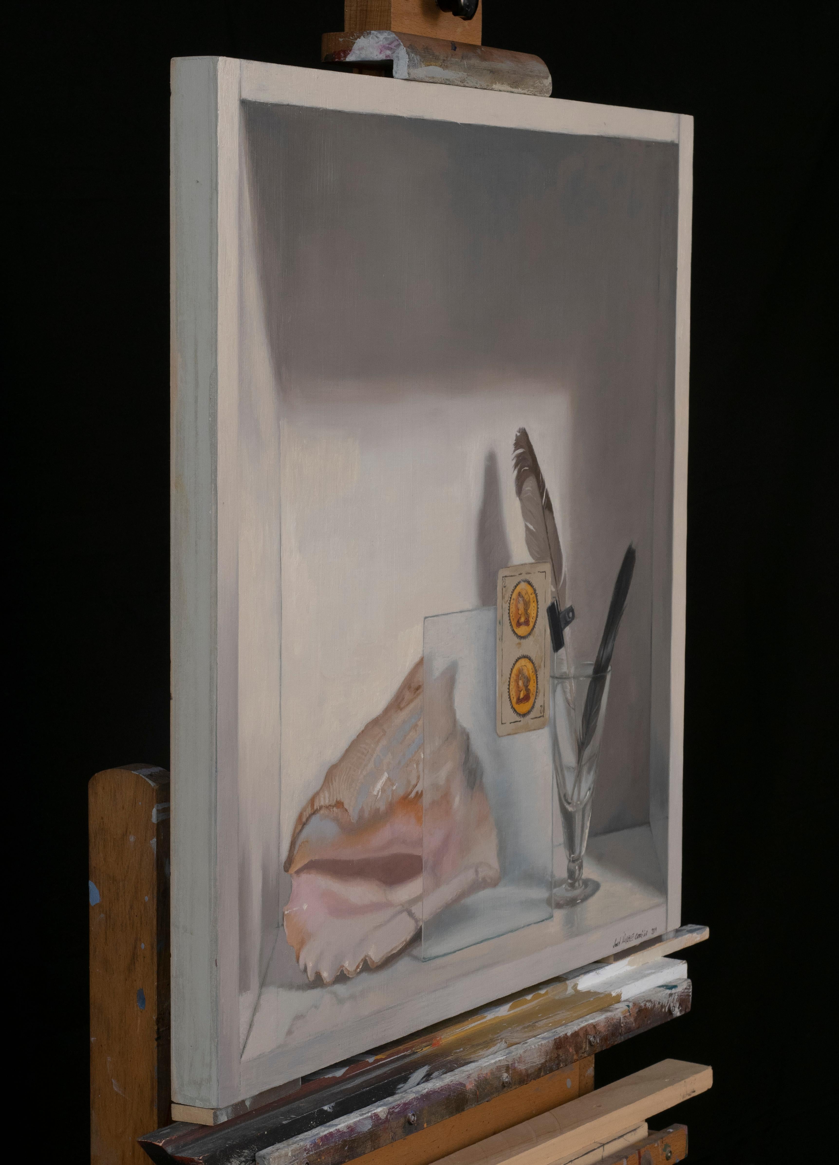 Conch and the playing card For Sale 1