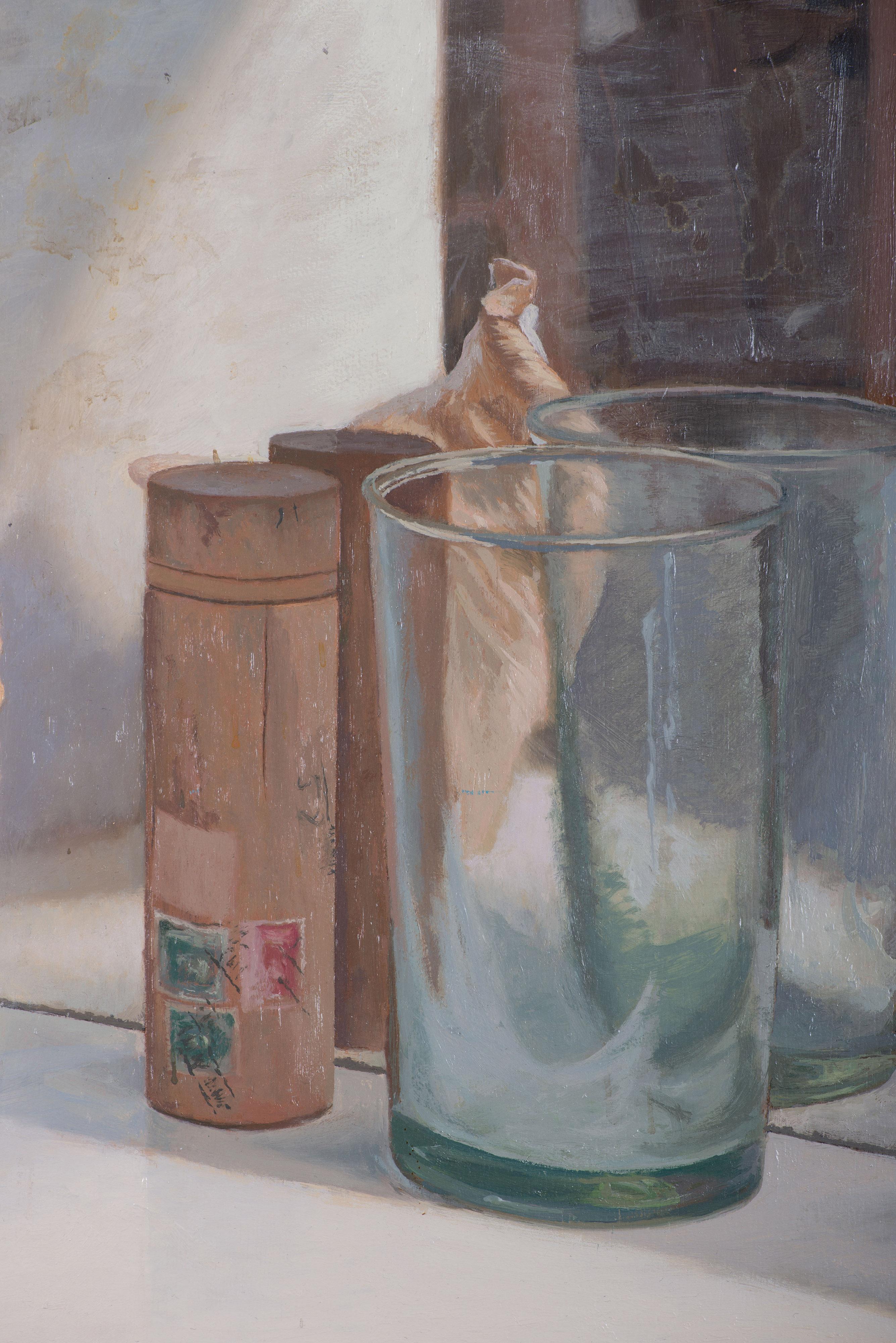 Conch mit Glaskugel (Grau), Still-Life Painting, von Juan Álvarez Cebrián