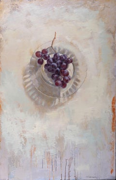 Plato con uvas rojas