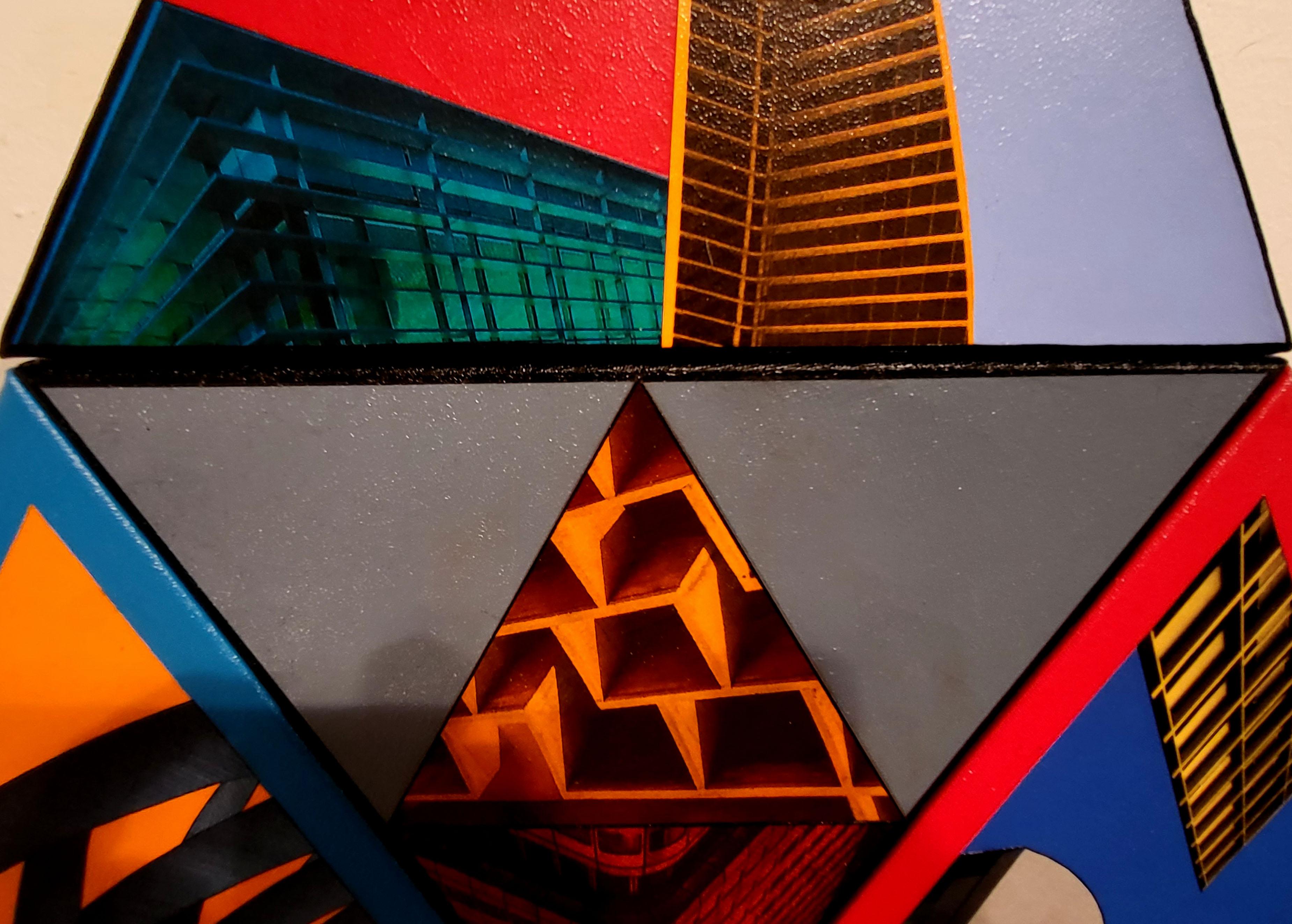 Cyberurban en triángulos. Peinture abstraite constructiviste colorée futuriste. en vente 3