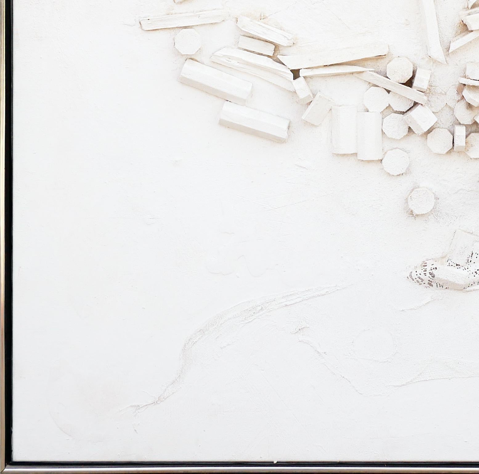 Sculpture de construction moderne abstraite monochrome à assemblage blanc sur toile en vente 2